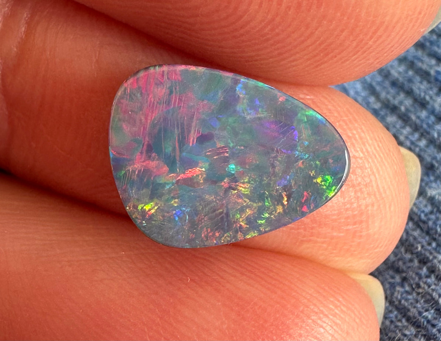 Natural Australian Opal doublet 2.75cts - Opal Essence Wholesalers