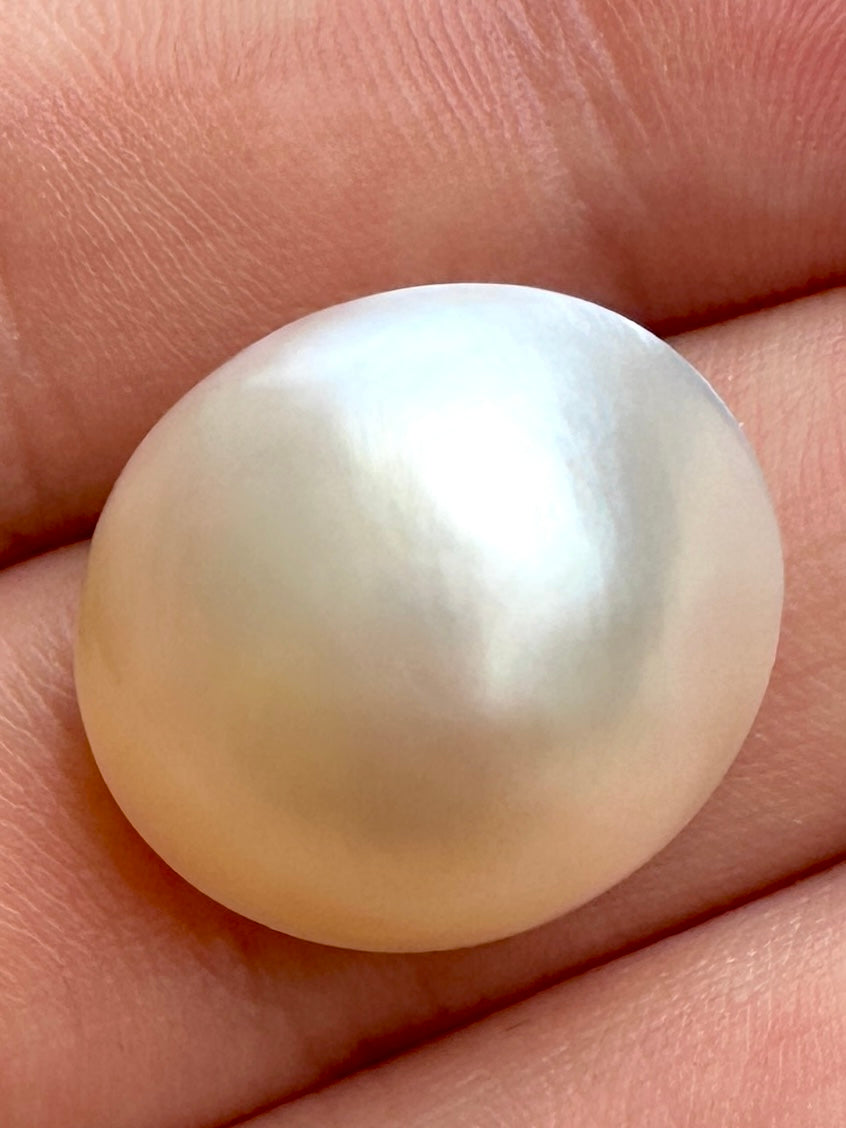 Australian white and cream Mabe Pearl unset pendant or ring or bracelet or earrings 13.26 cts