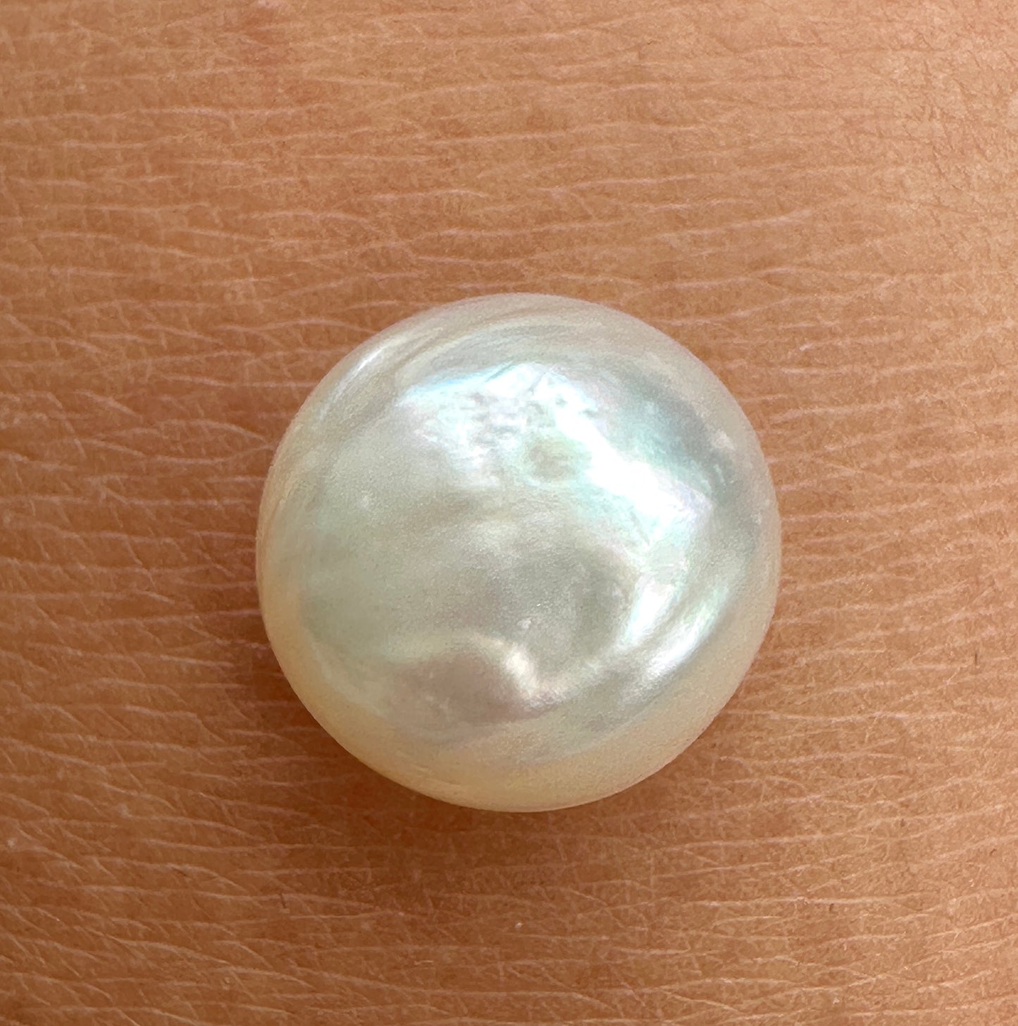 Australian white and cream Mabe Pearl unset pendant or ring or bracelet or earrings 8.865 cts