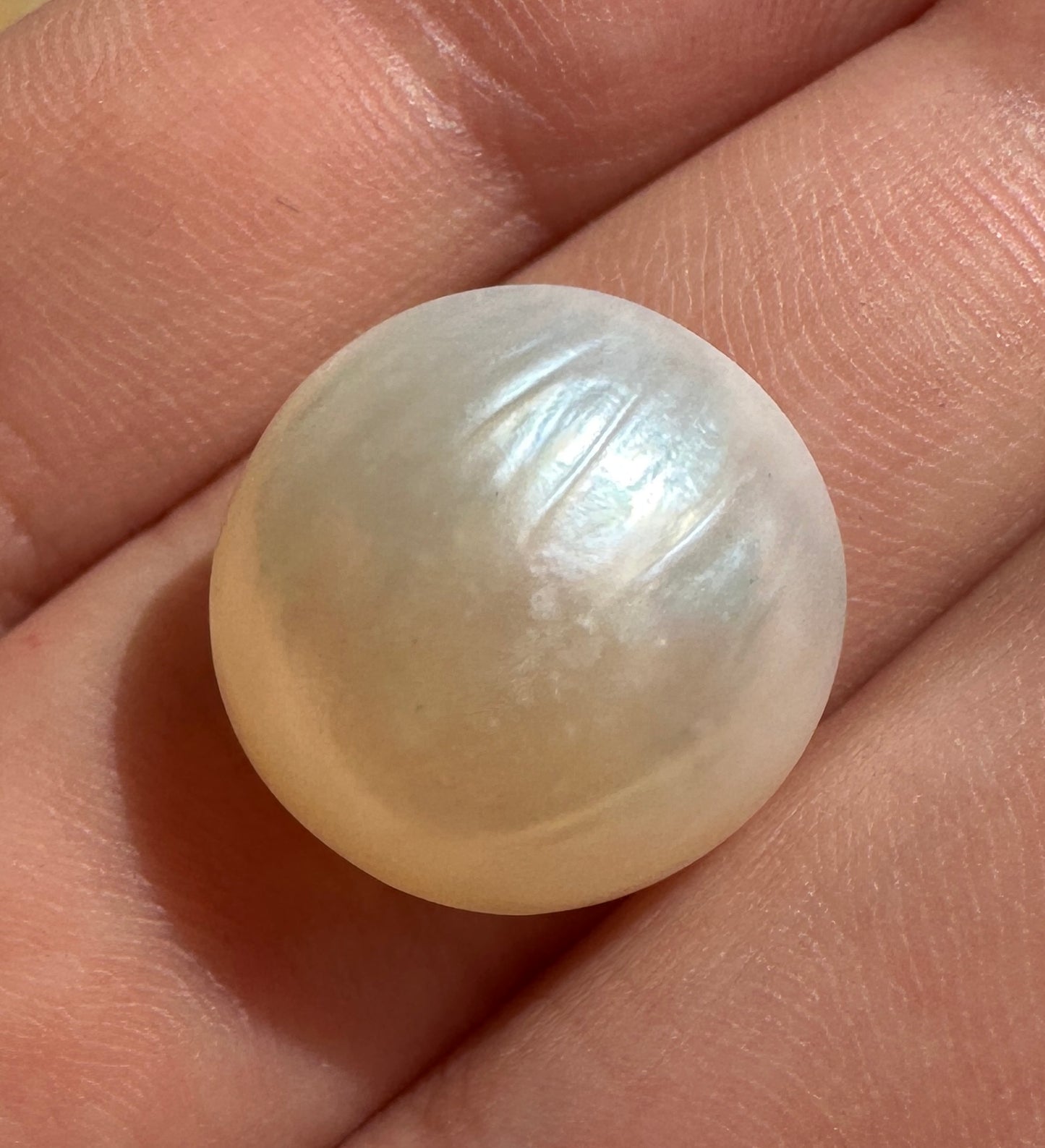 Australian white and cream Mabe Pearl unset pendant or ring or bracelet or earrings 8.30 cts