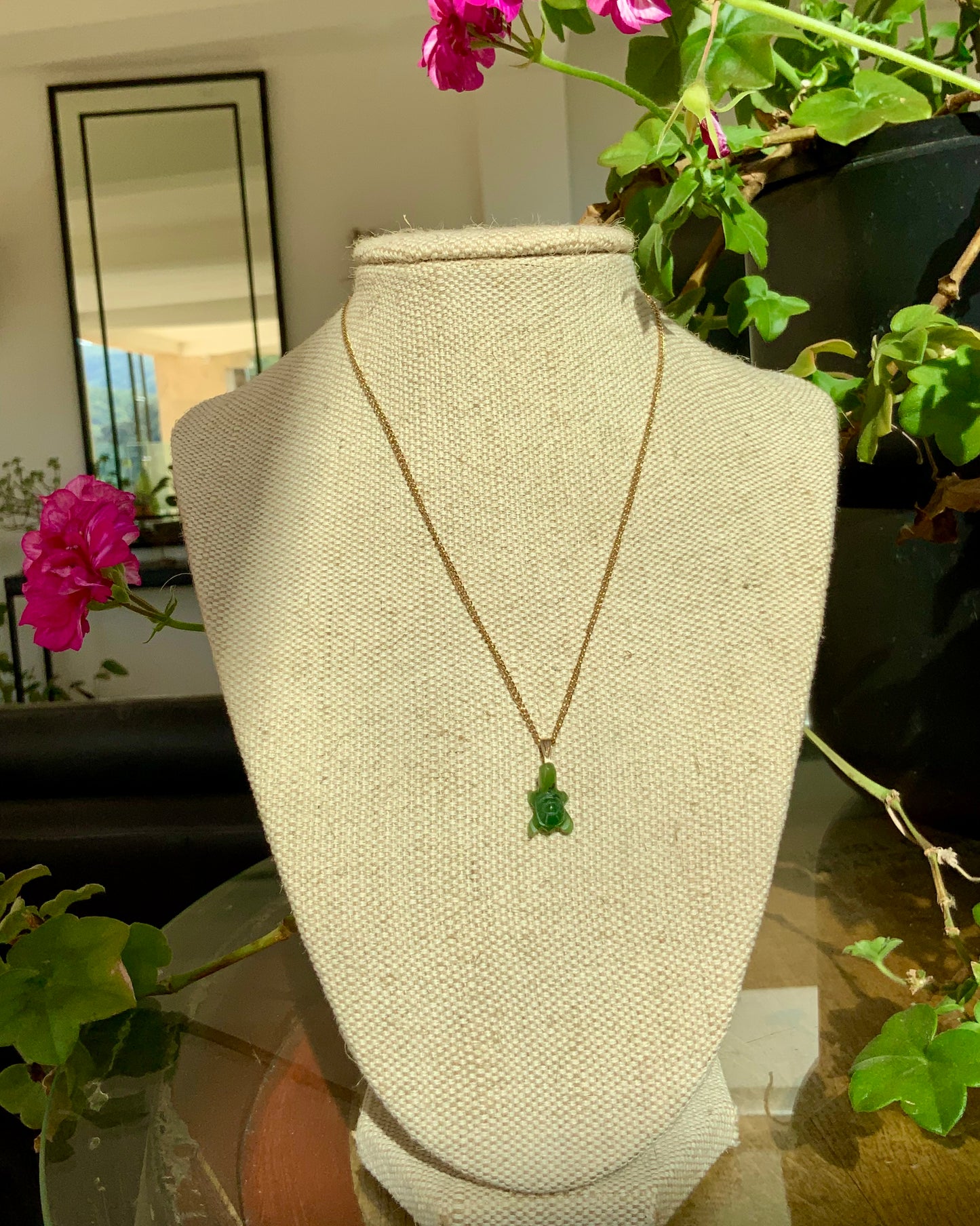 Green nephrite jade turtle