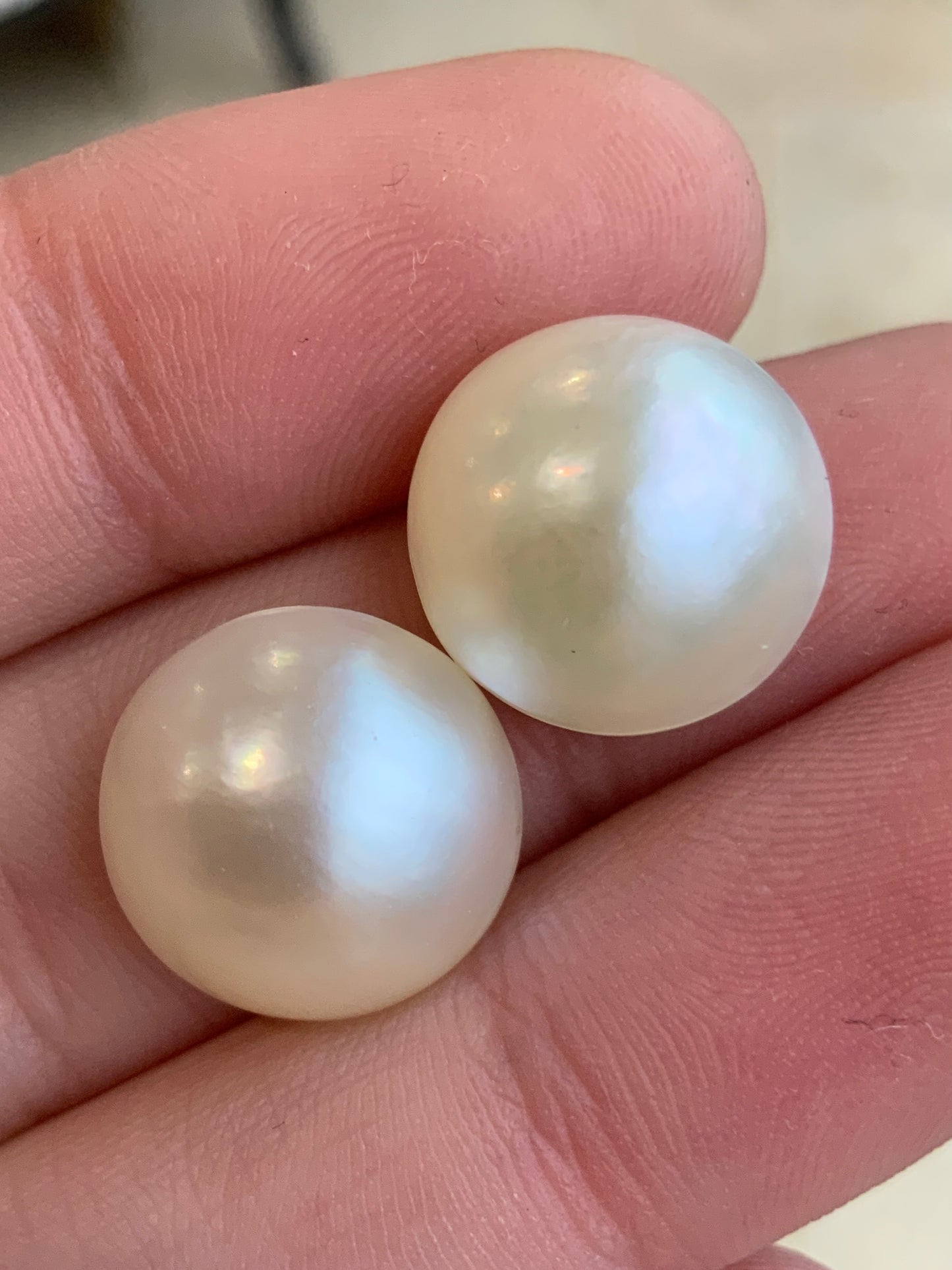 Opal Essence Mabe pearl white rounds