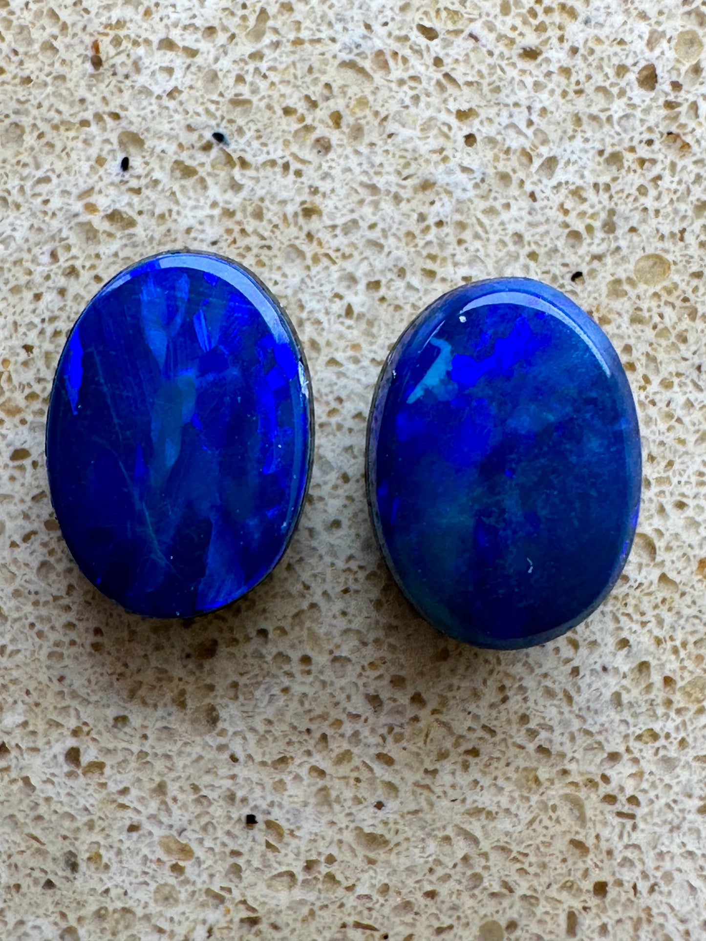 Australian lightning ridge doublet Opal pair multicolored unset pendant or earrings 1.20 cts