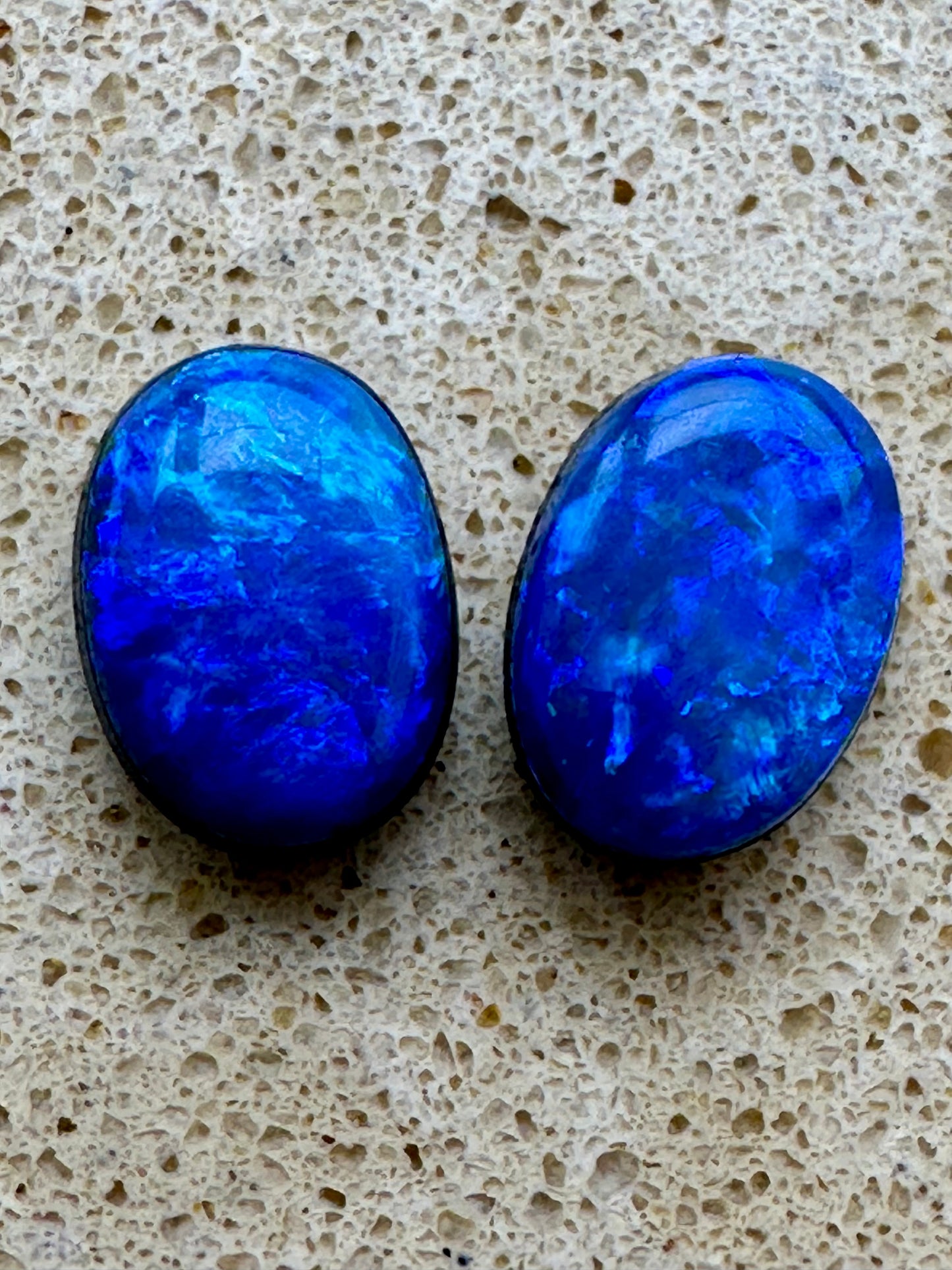 Australian lightning ridge doublet Opal pair multicolored unset pendant or earrings 1.30 cts