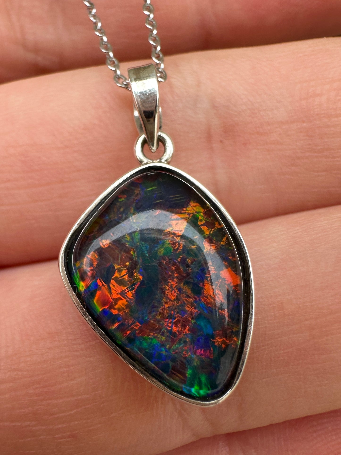 Coober Pedy triplet opal pendant - Australian natural Opal triplet set in sterling silver 11 cts