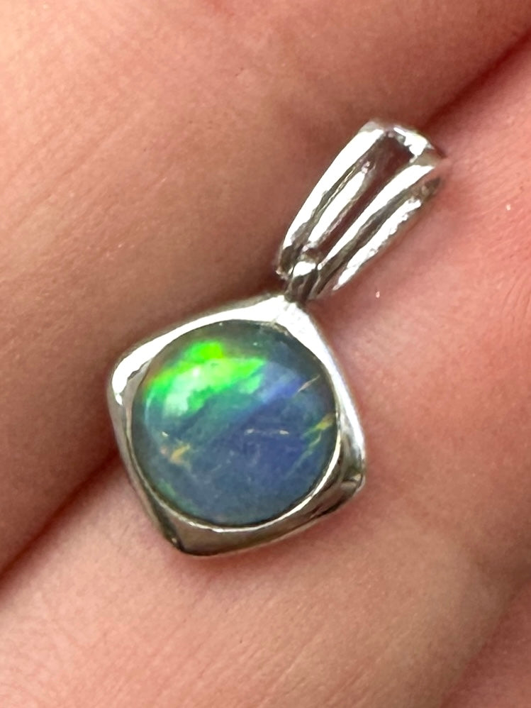 Australian muliticolored opal doublet drop pendant set in sterling silver 4.49 cts
