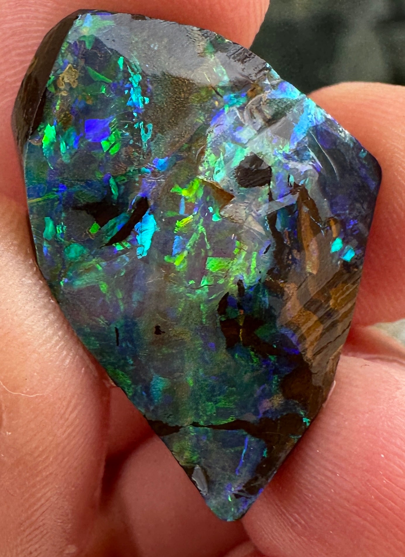 Opal Australian Boulder multicolored unset pendant 19.30 cts