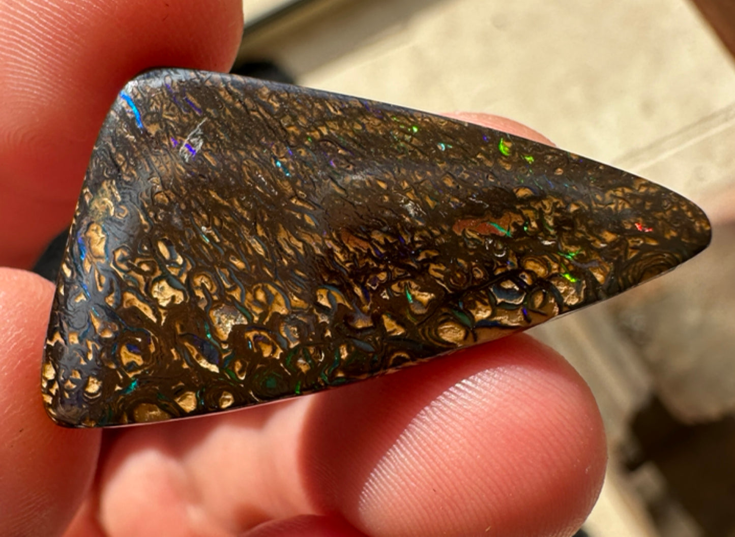 Australian Queensland Boulder multicolored unset pendant opal 31 ct