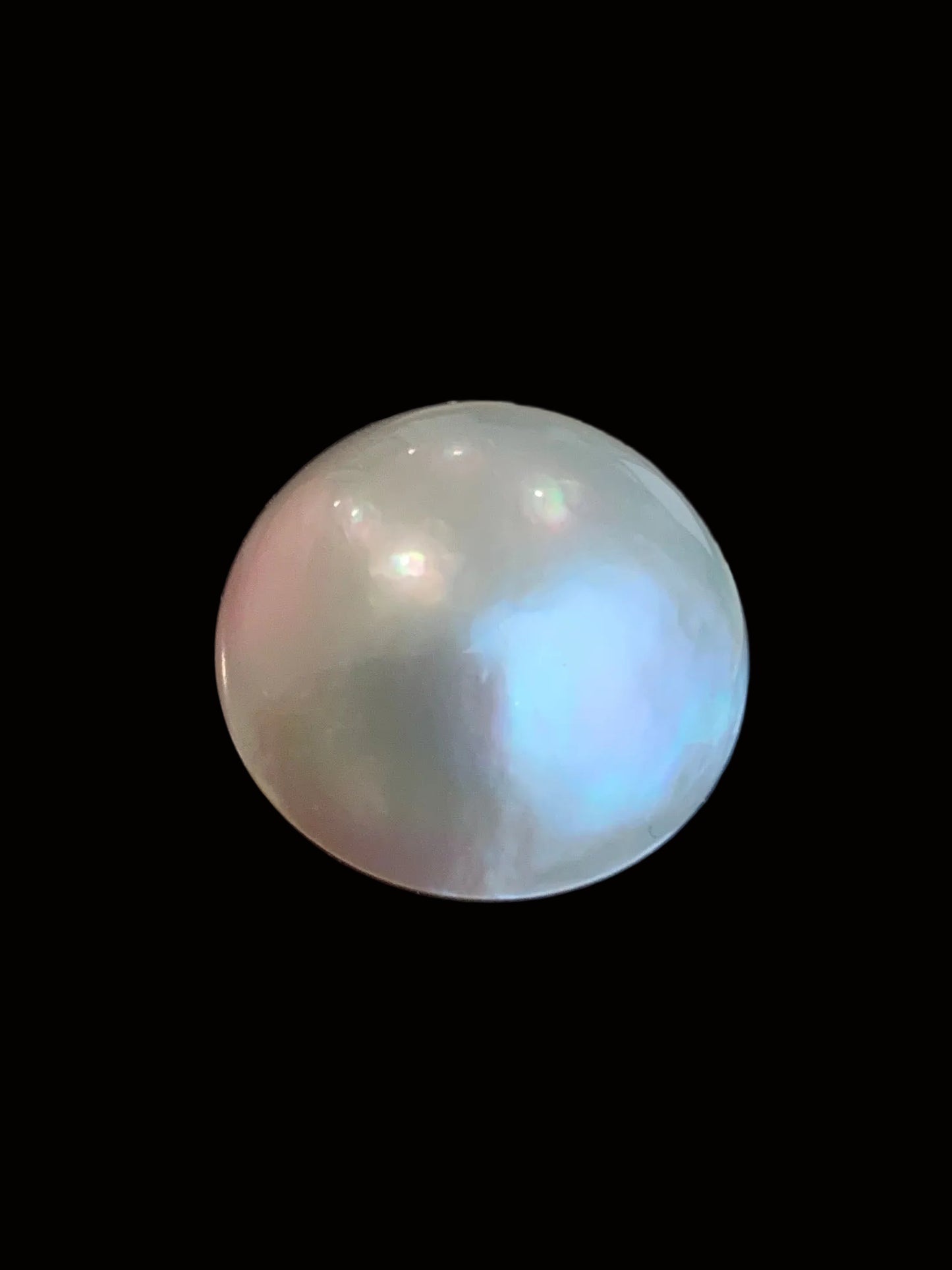 Opal Essence Australian Mabe Blister Pearl White Round pendant or ring