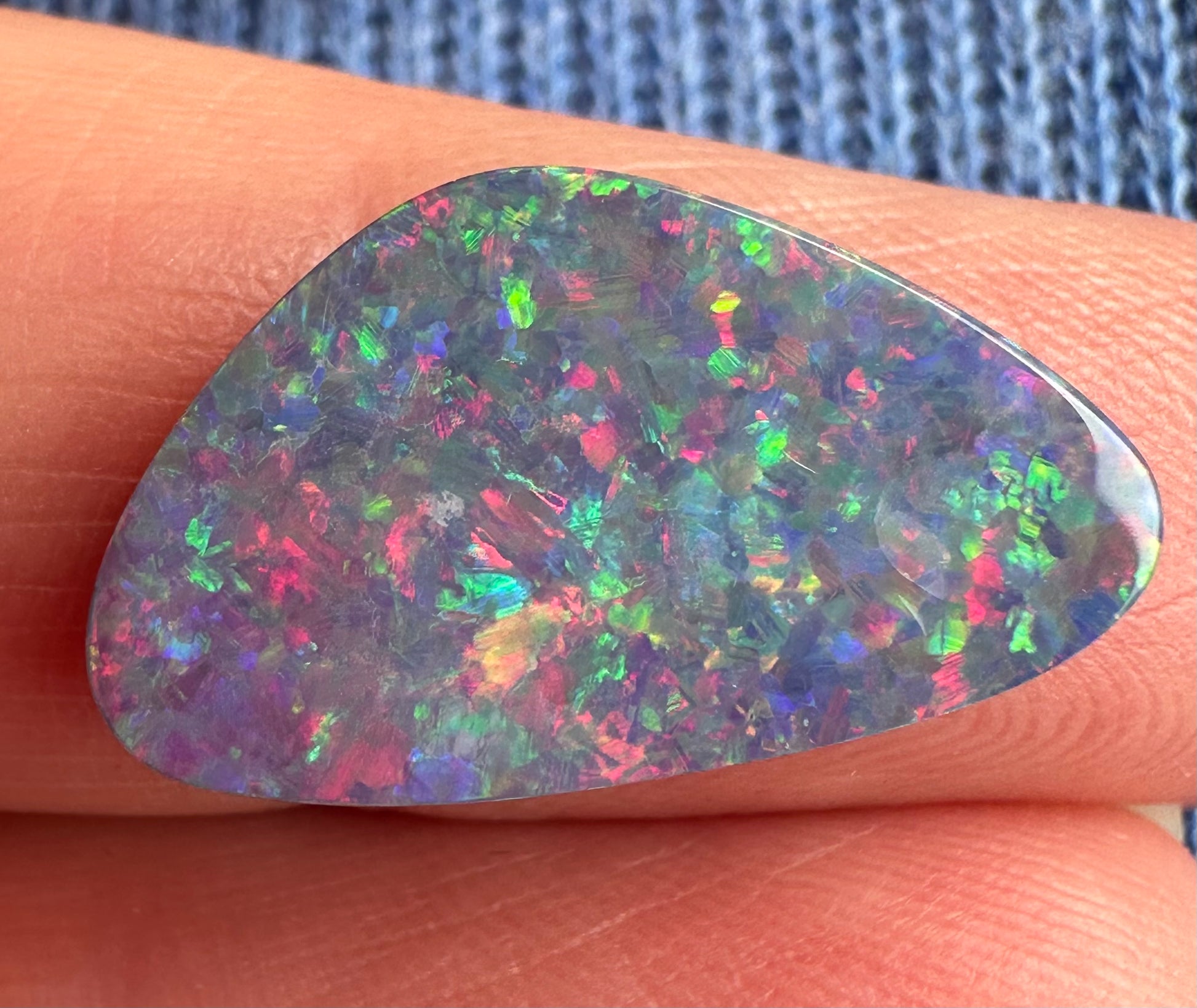 Australian opal doublet 4.9 cts