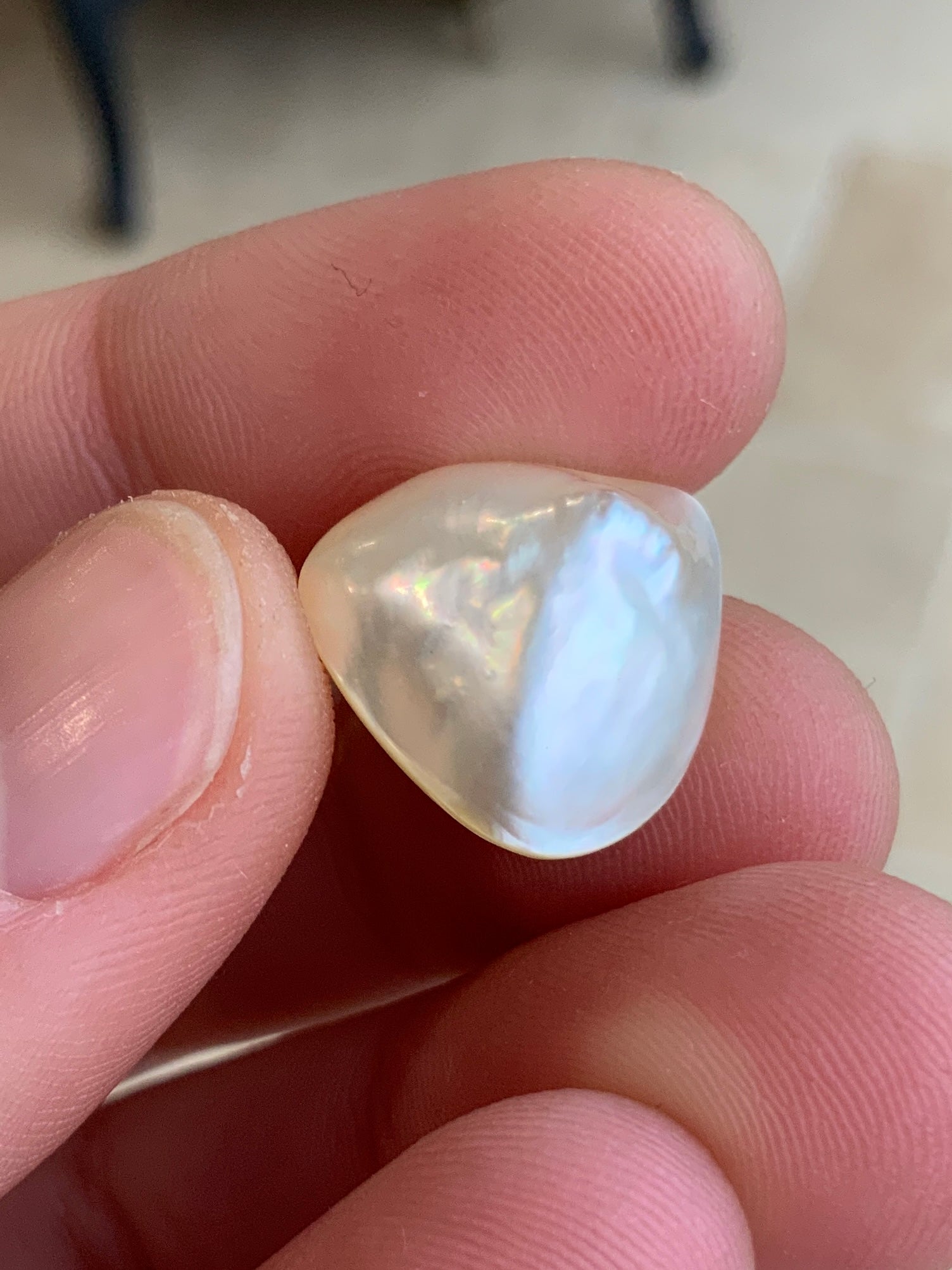 Opal Essence Mabe pearl white freeshape