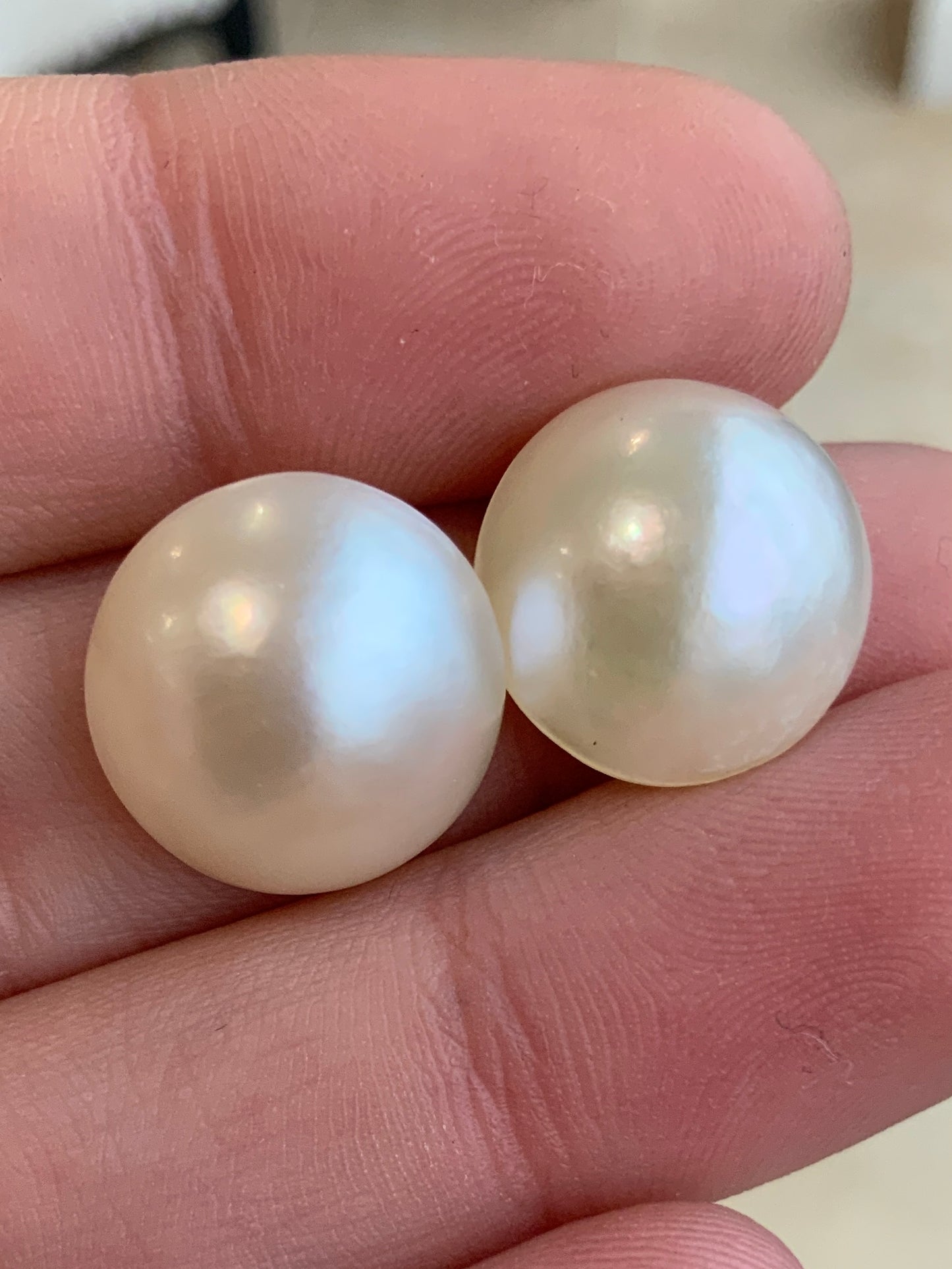 Opal Essence Mabe pearl white rounds 