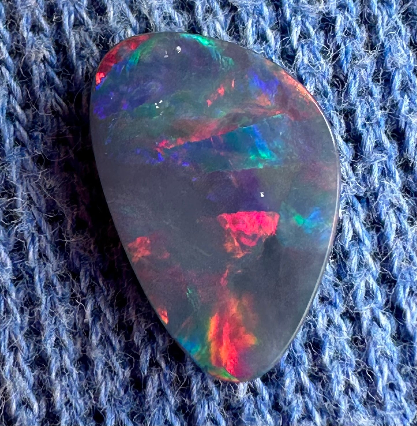 Natural Australian opal doublet 2.45 cts