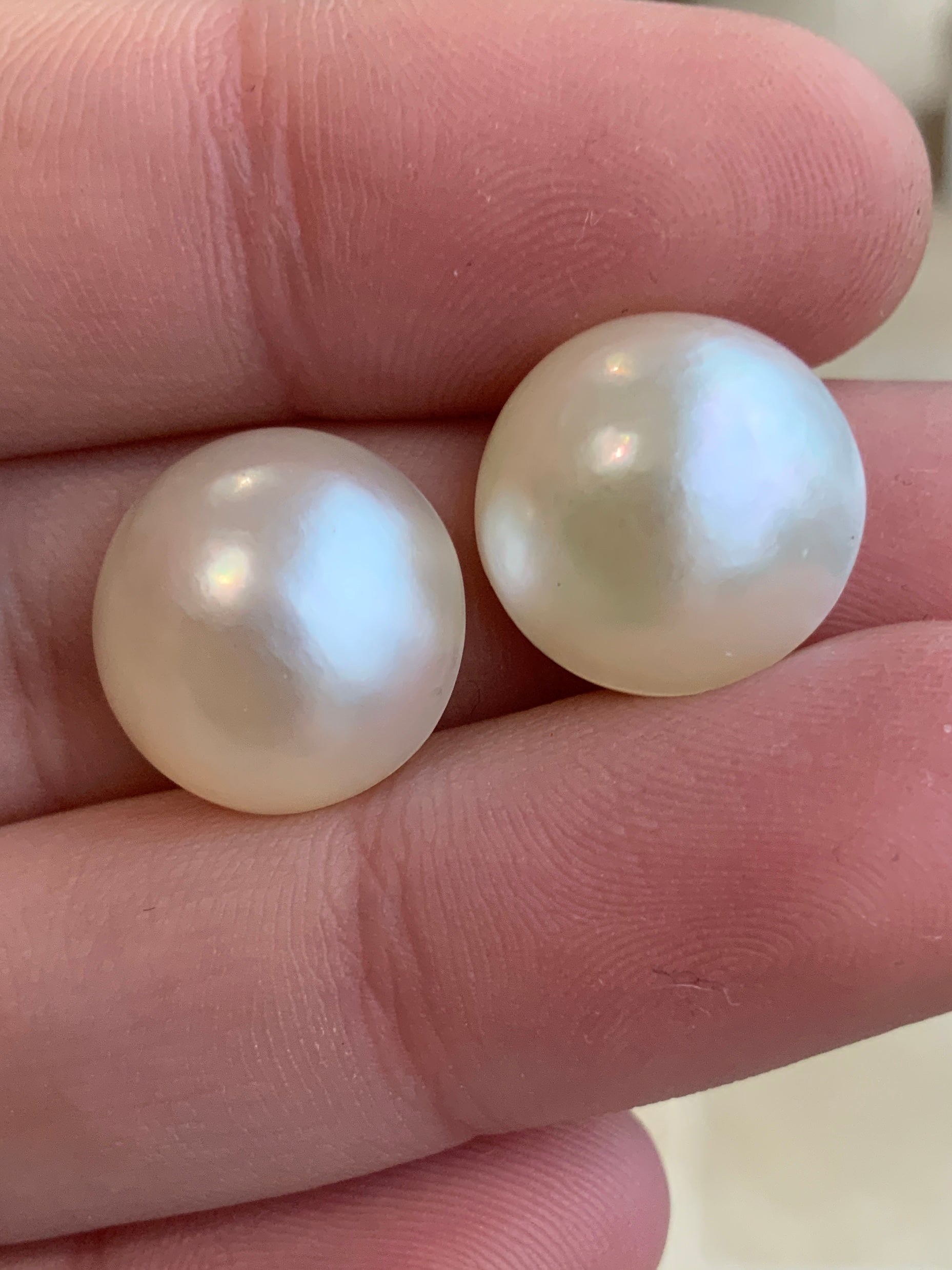 Opal Essence Mabe pearl white rounds 