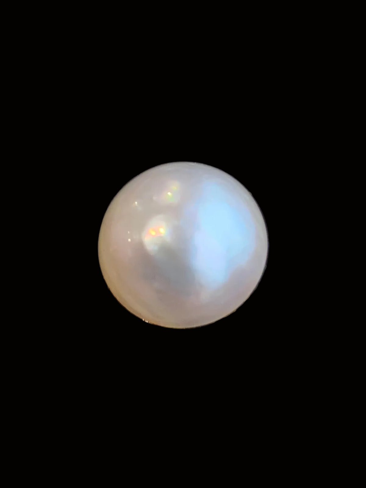 Opal Essence Mabe pearl white round 