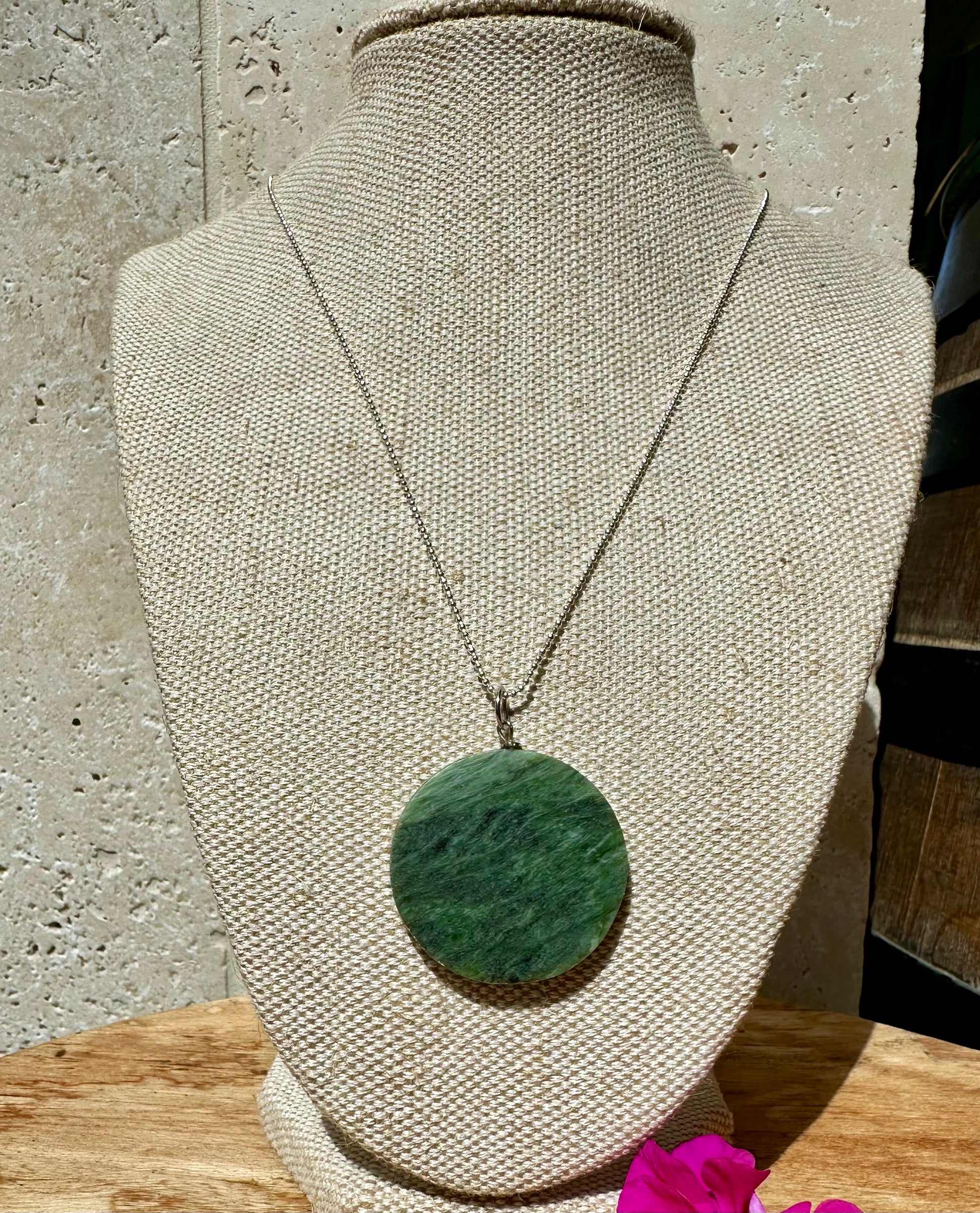 Australian Cowell jade large round pendant