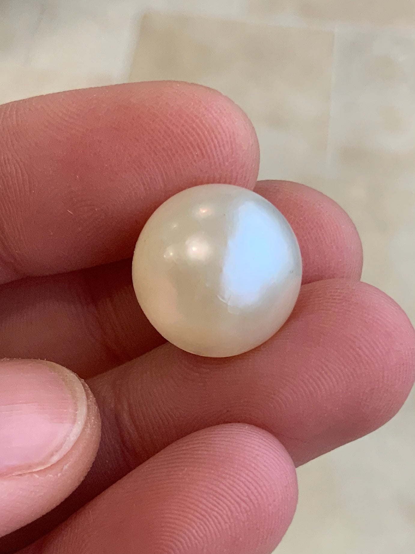 Opal Essence Mabe pearl white round