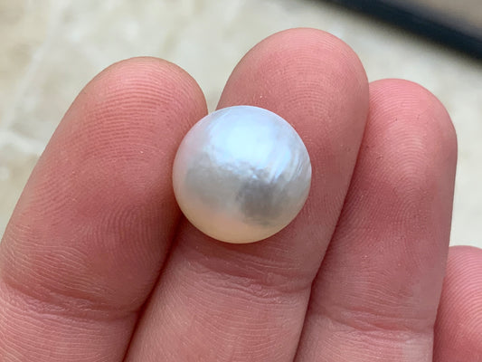 Opal Essence Mabe pearl white round 