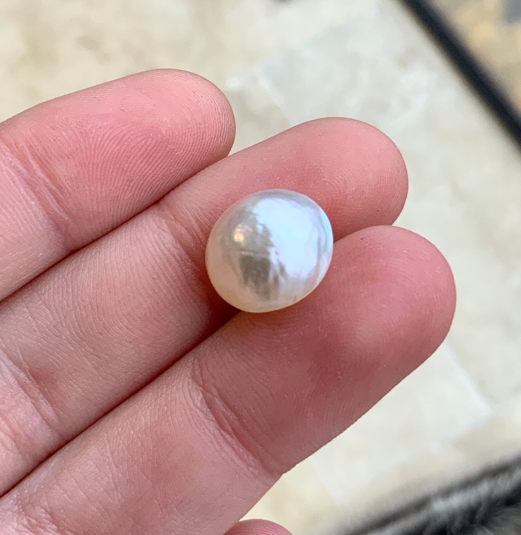 Opal Essence Mabe pearl white round 