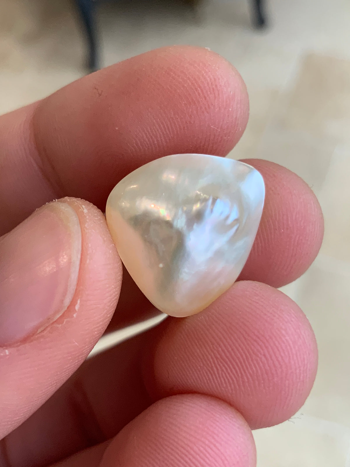 Opal Essence Mabe pearl white freeshape