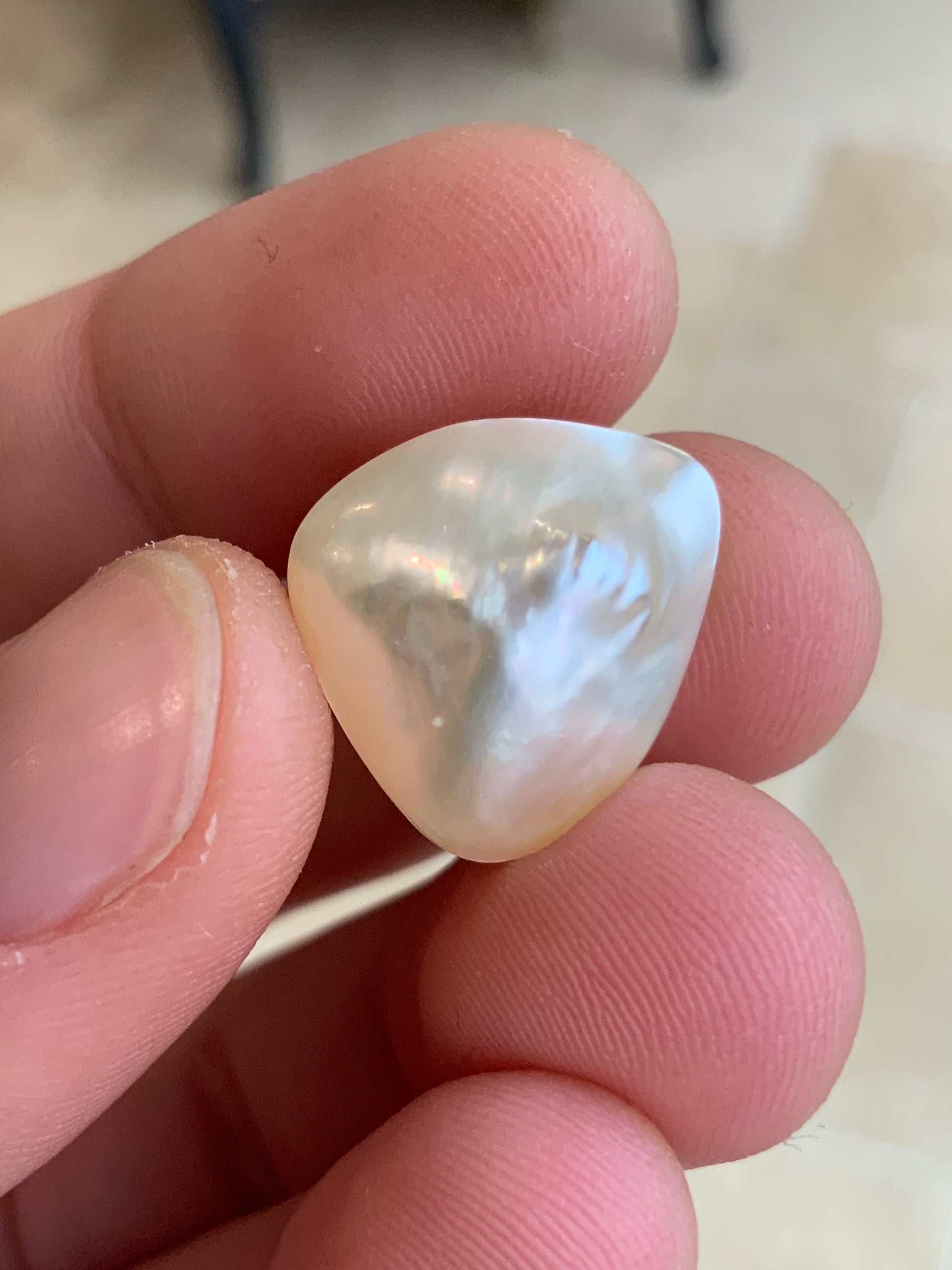 Opal Essence Mabe pearl white freeshape