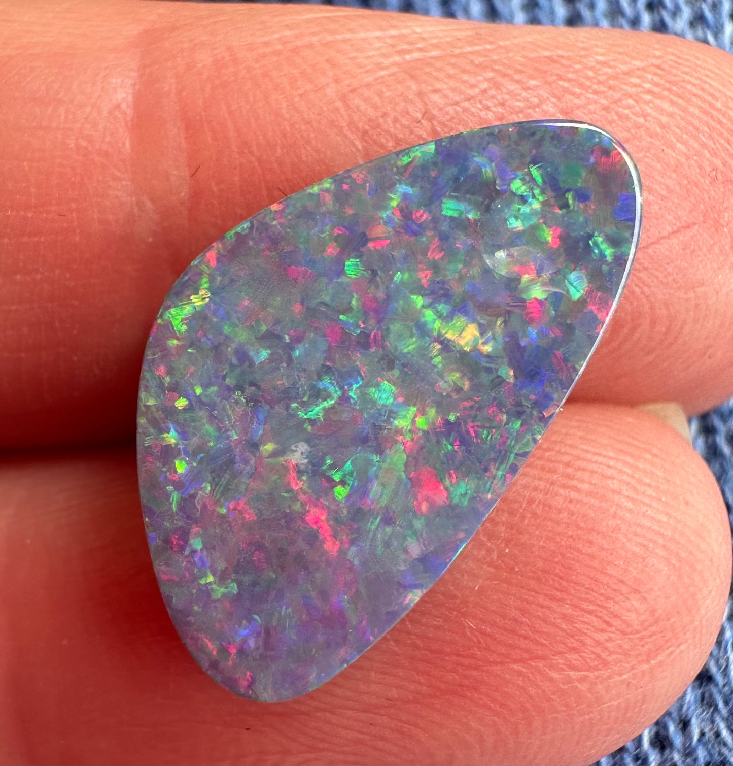 Australian opal doublet 4.9 cts