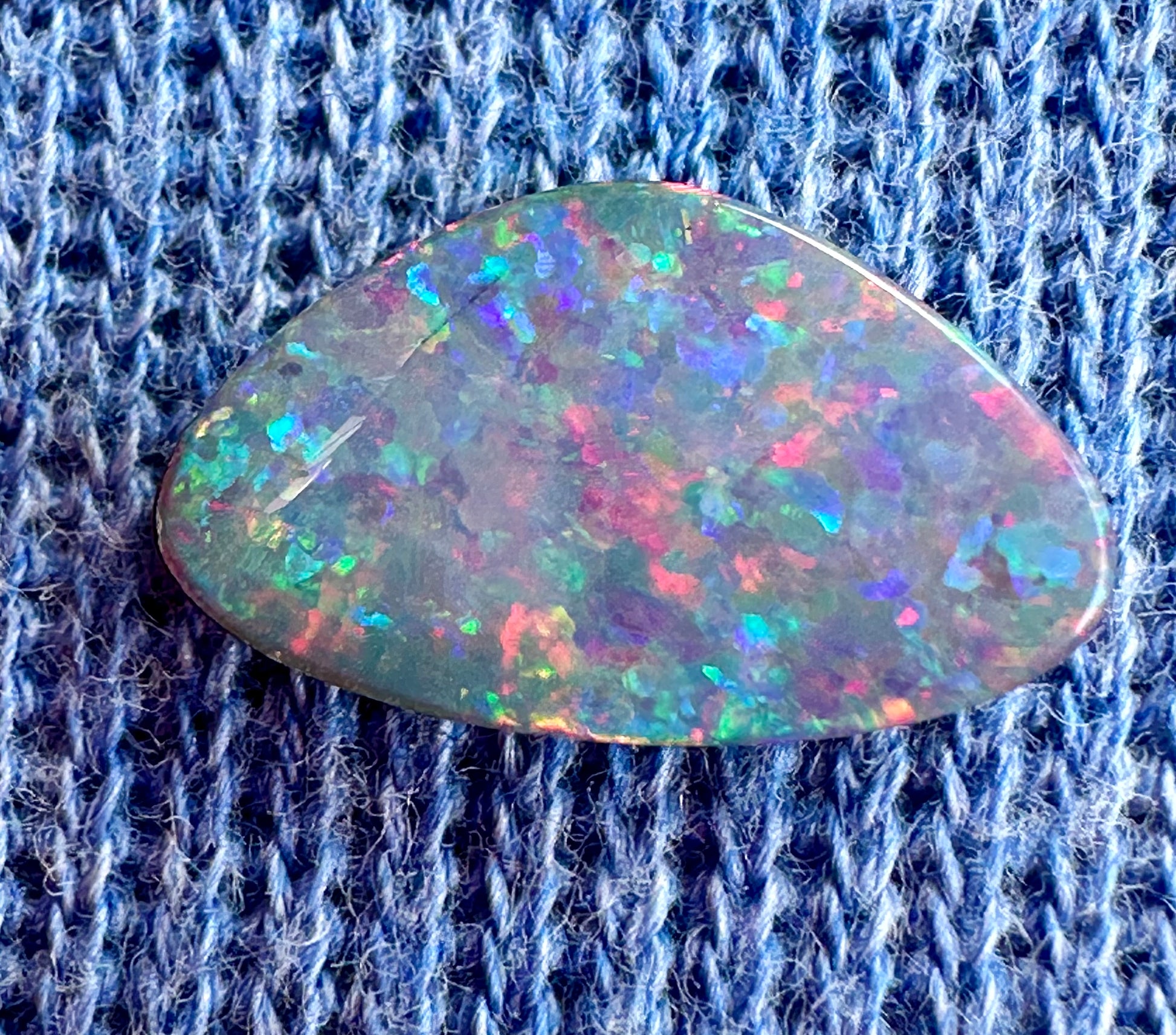 Natural Australian Opal doublet 2.75 cts