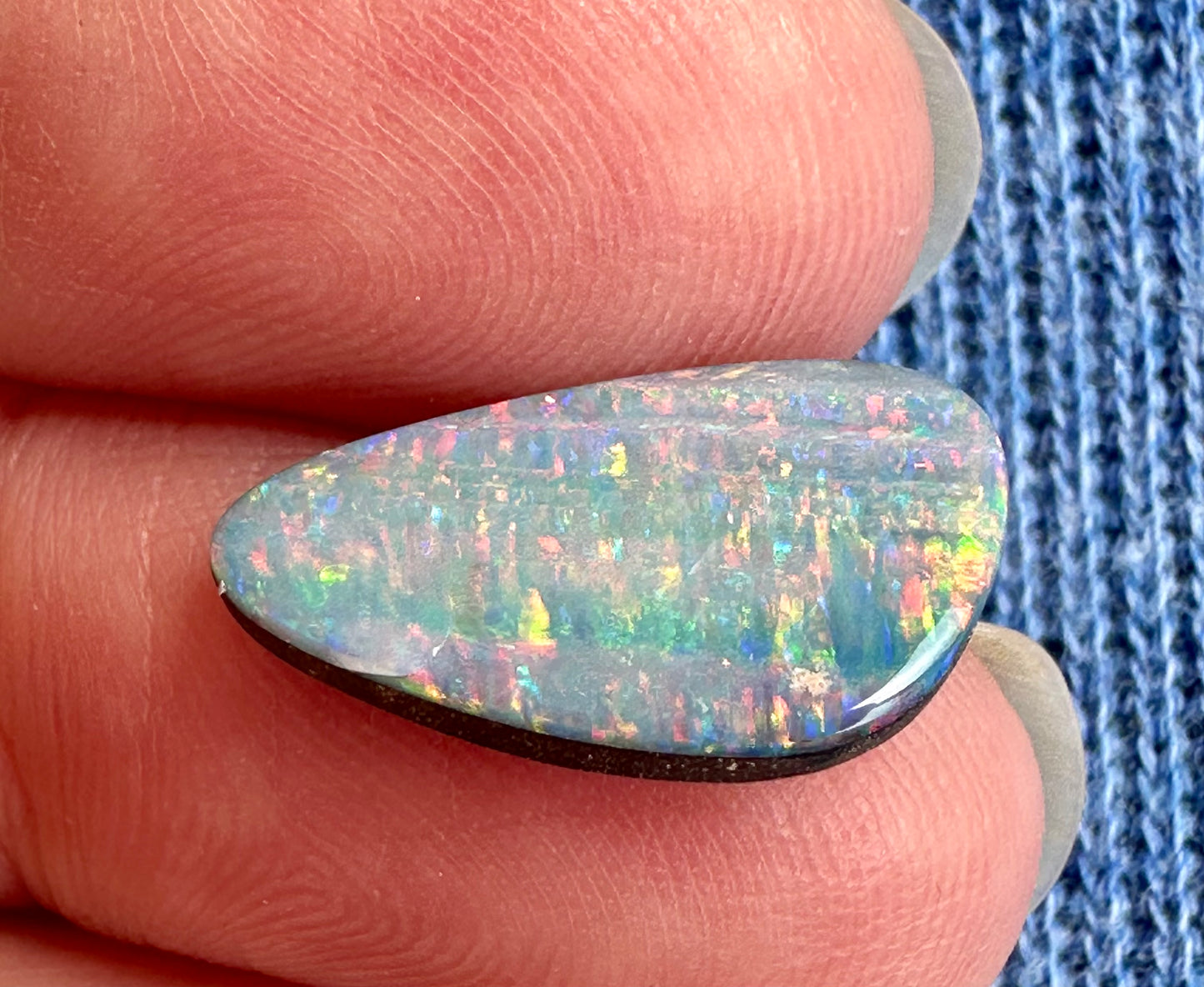 Brilliant Australian Opal doublet 4.05 cts