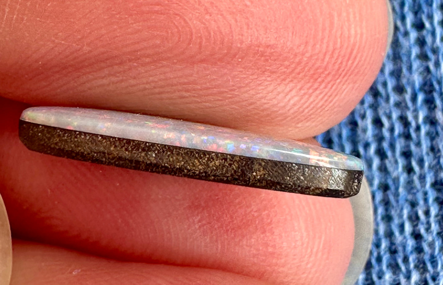 Brilliant Australian Opal doublet 4.05 cts