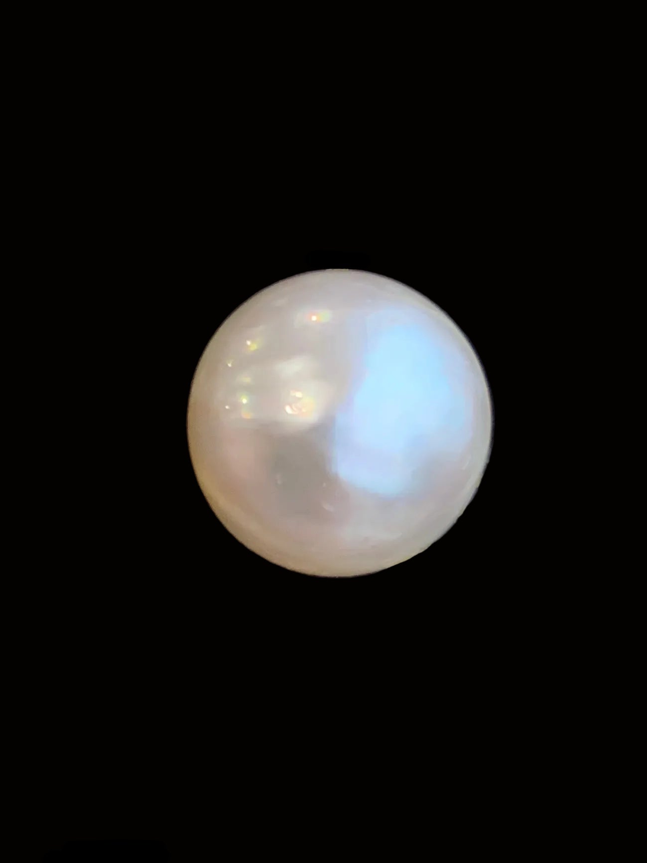 Opal Essence Mabe pearl white round 