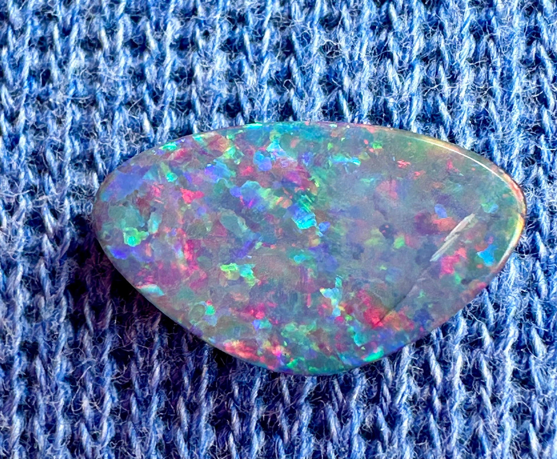 Natural Australian Opal doublet 2.75 cts