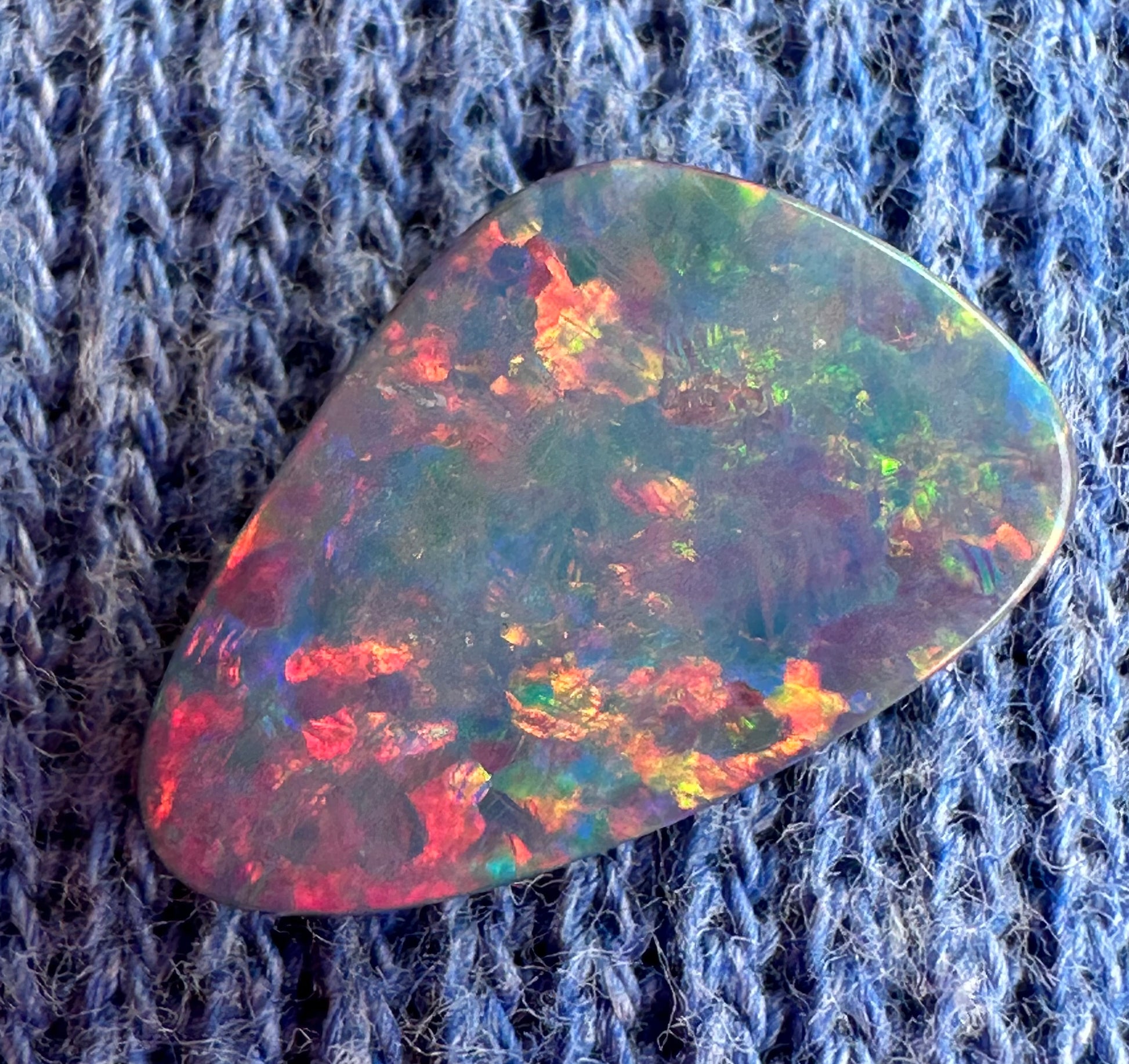 Natural Australian Opal Doublet 2.8 cts