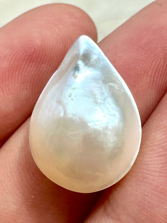 Australian white and cream Mabe Pearl unset pendant or ring or bracelet or earrings 8.335 cts