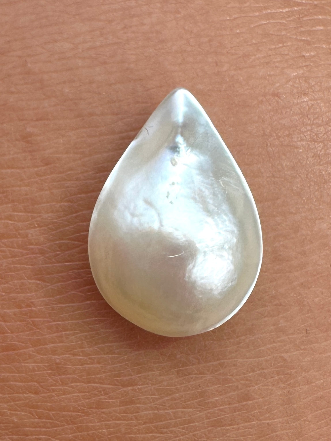 Australian white and cream Mabe Pearl unset pendant or ring or bracelet or earrings 8.335 cts