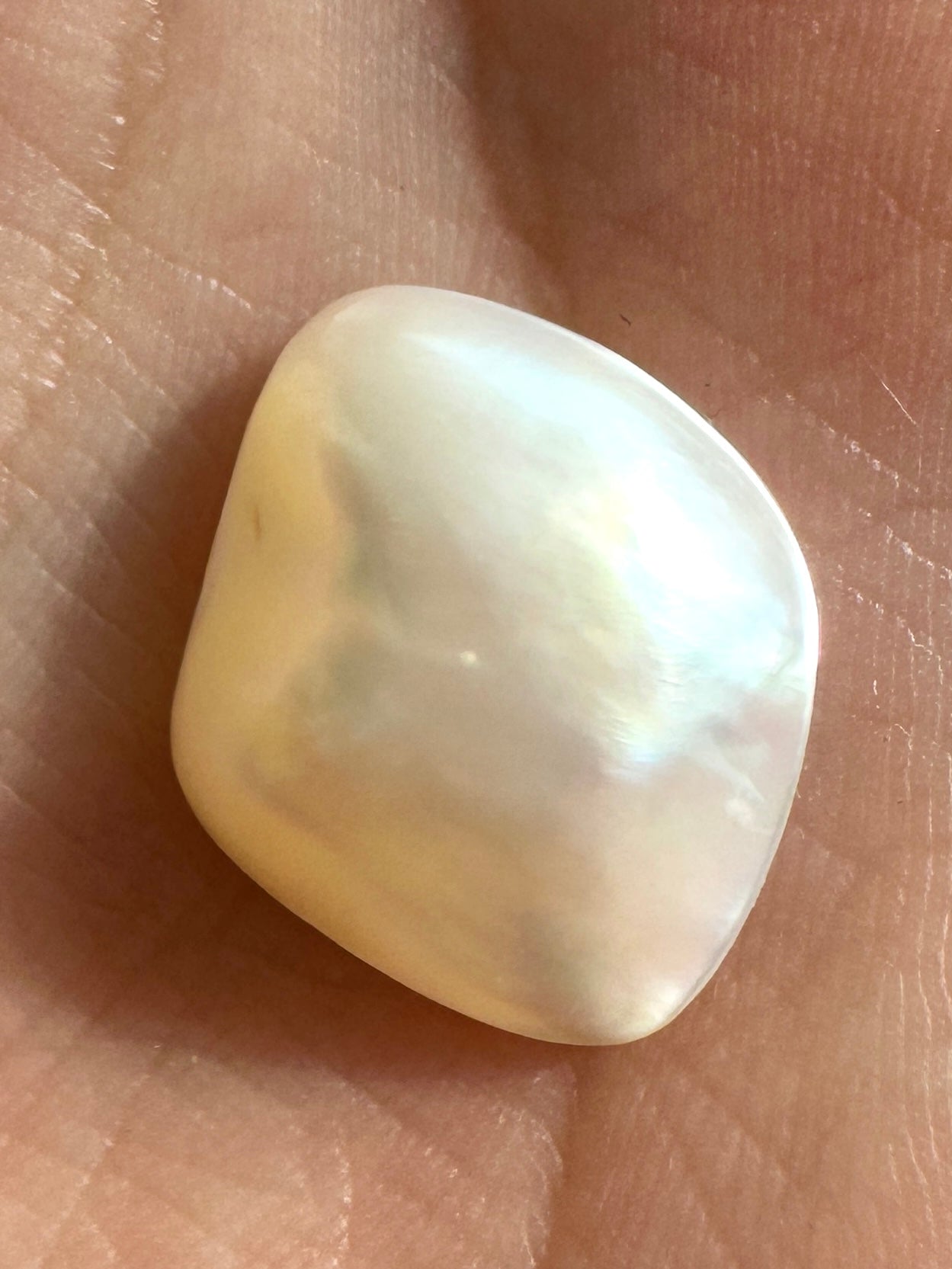 Australian white and cream Mabe Pearl unset pendant or ring or bracelet or earrings 8.64 cts