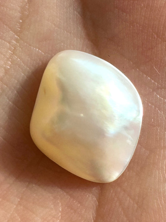 Australian white and cream Mabe Pearl unset pendant or ring or bracelet or earrings 8.64 cts