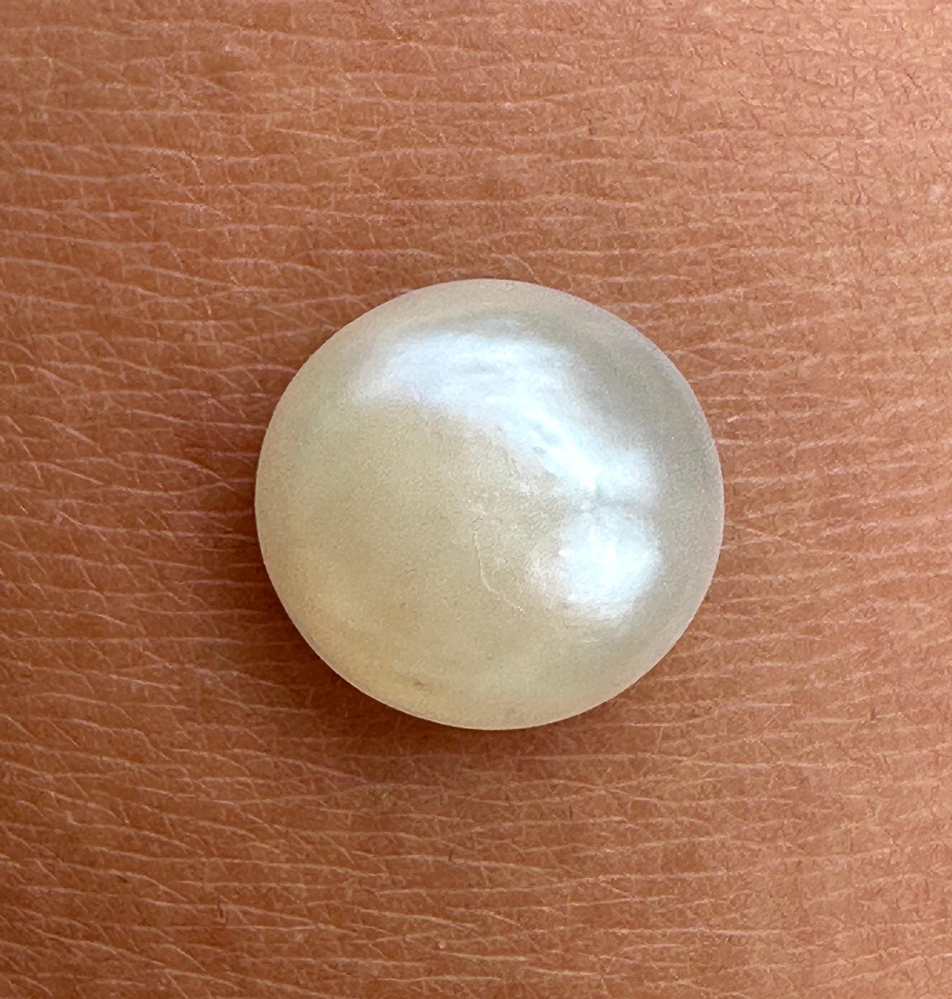 Australian white and cream Mabe Pearl unset pendant or ring or bracelet or earrings 4.615 cts