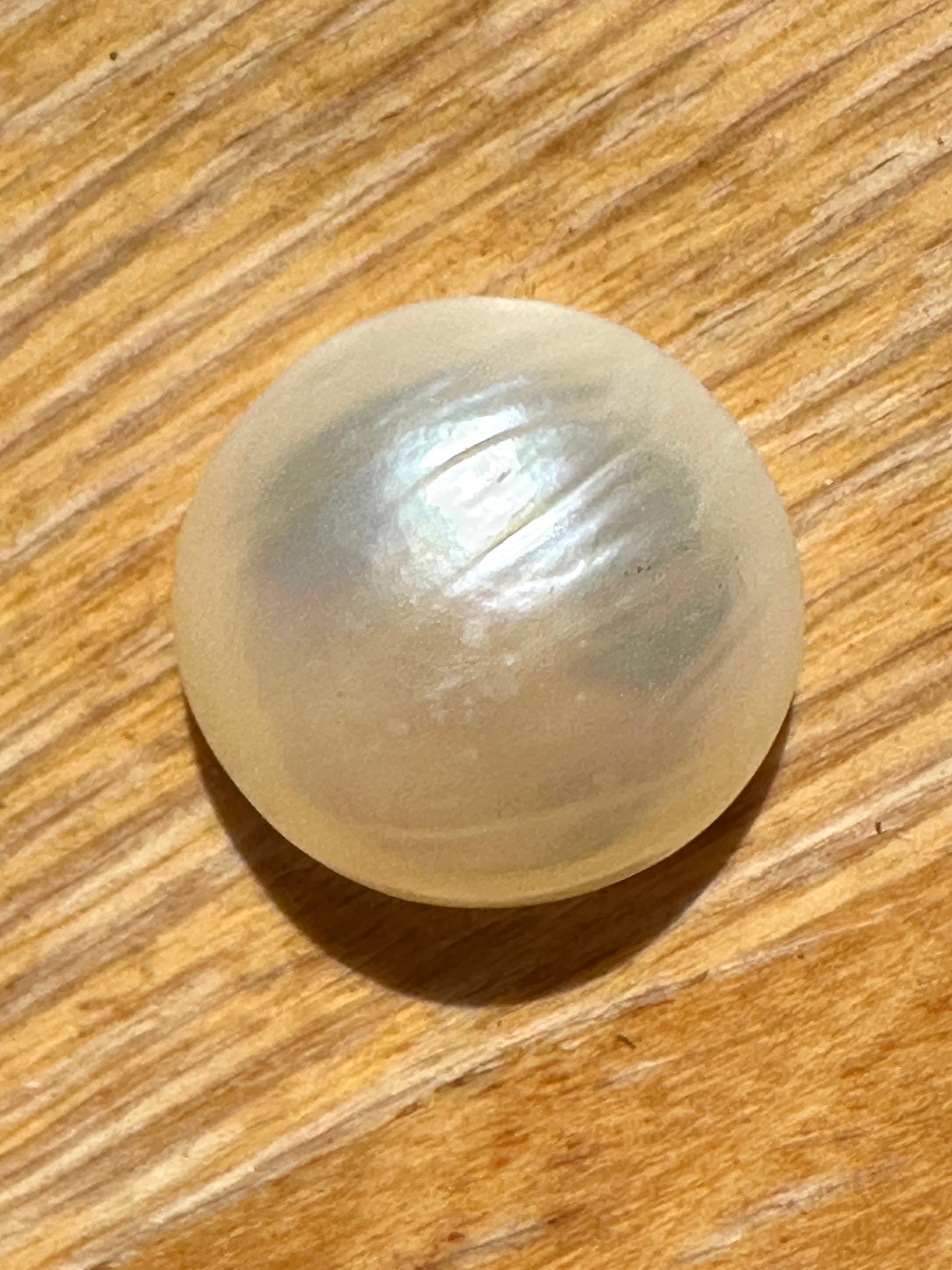 Australian white and cream Mabe Pearl unset pendant or ring or bracelet or earrings 8.30 cts