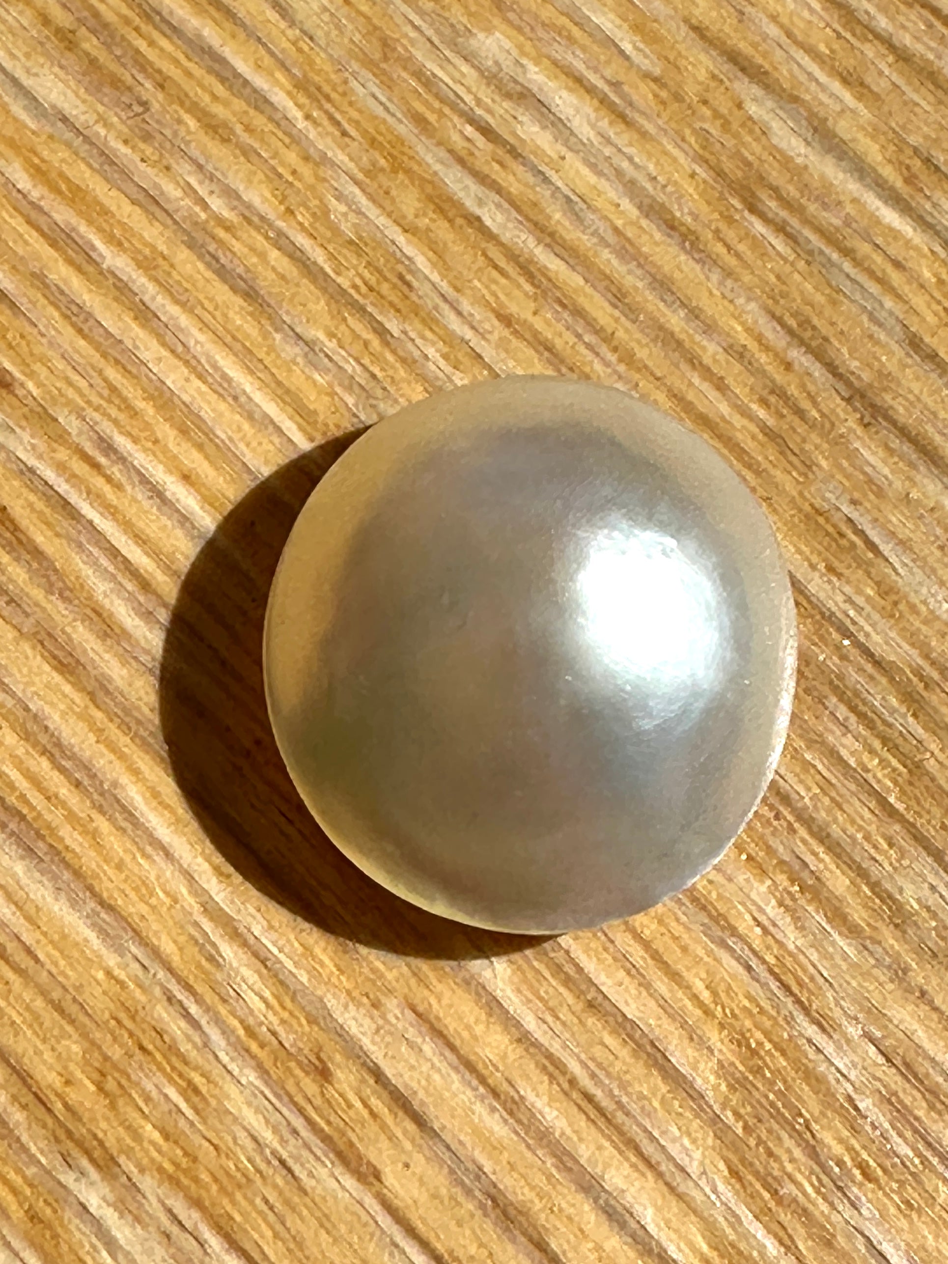 Australian white and cream Mabe Pearl unset pendant or ring or bracelet or earrings 6.575 cts