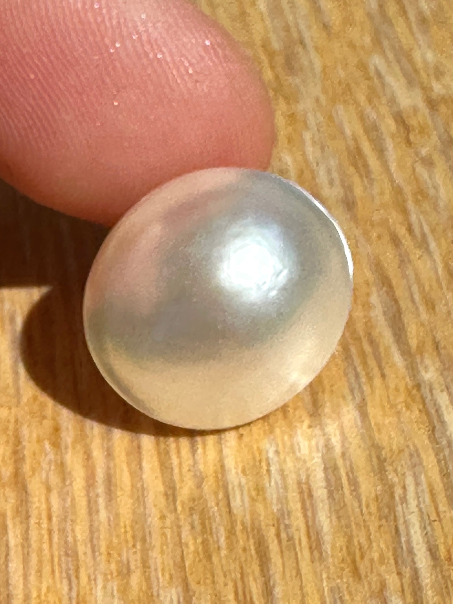 Australian white and cream Mabe Pearl unset pendant or ring or bracelet or earrings 6.575 cts