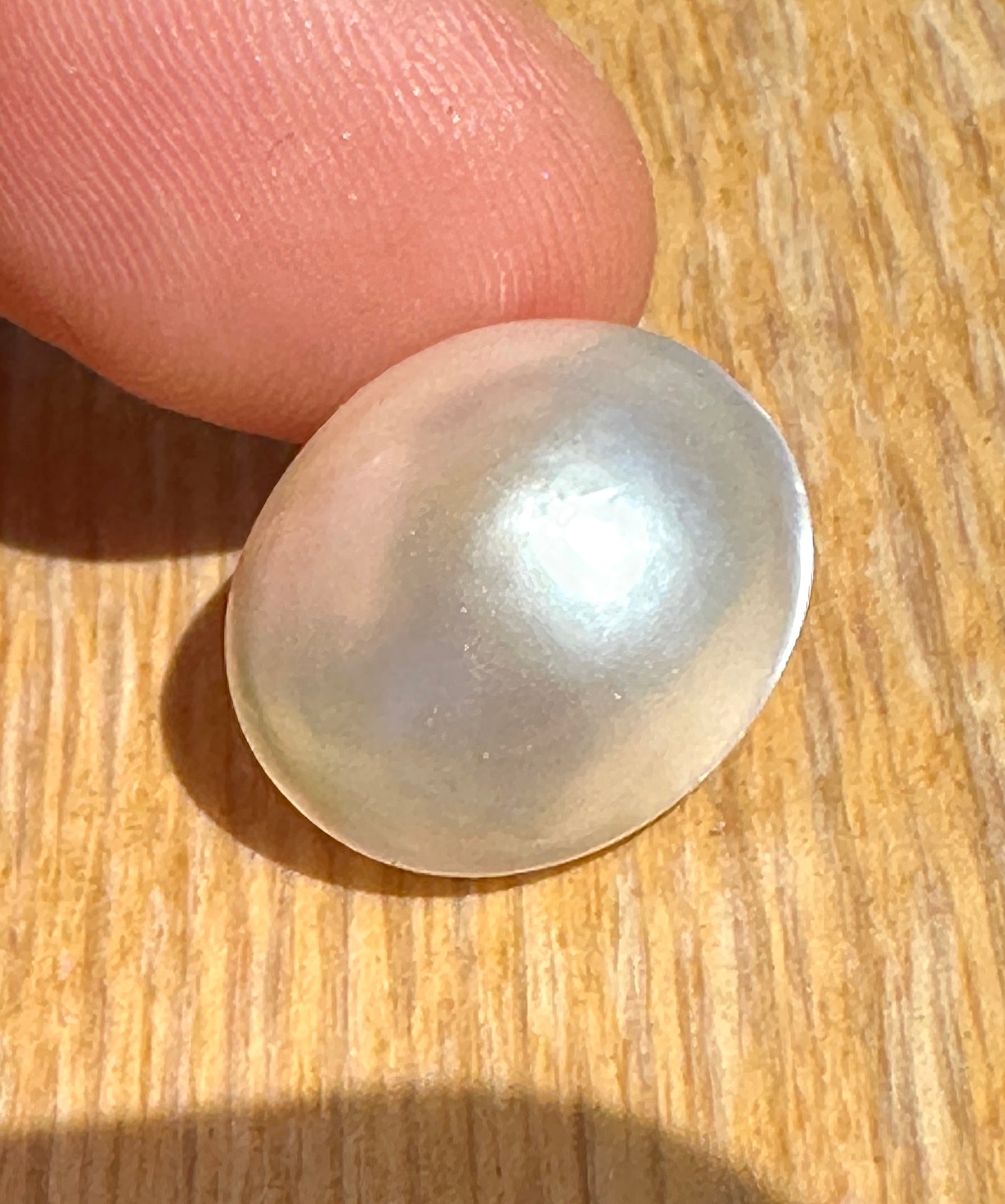 Australian white and cream Mabe Pearl unset pendant or ring or bracelet or earrings 6.575 cts