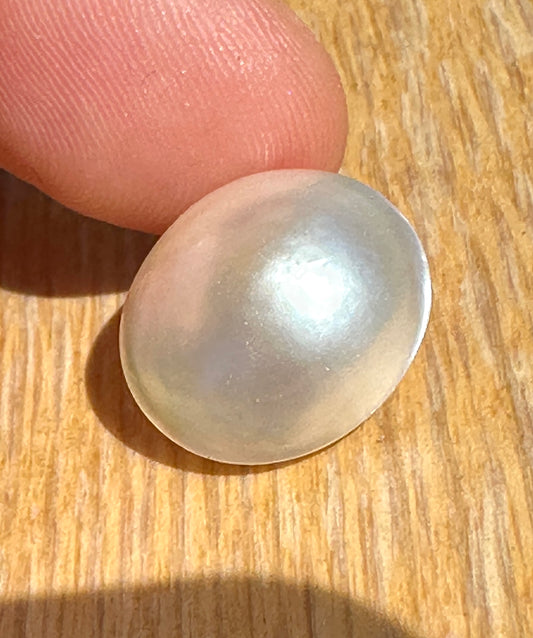 Australian white and cream Mabe Pearl unset pendant or ring or bracelet or earrings 6.575 cts