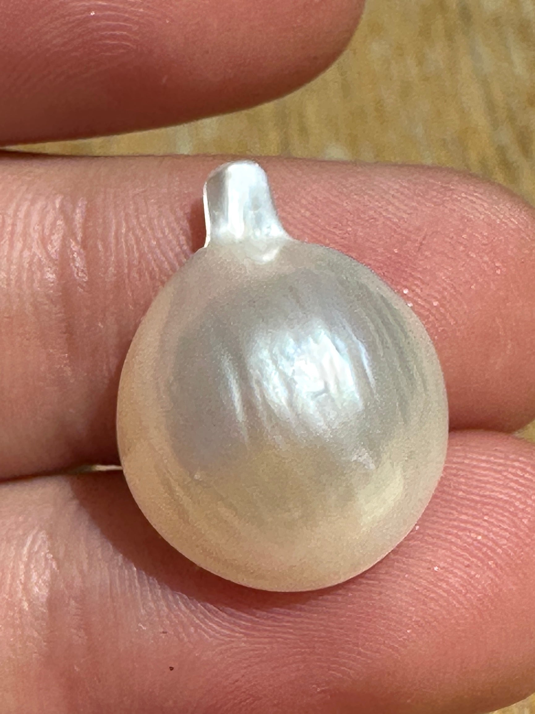 Australian white and cream Mabe Pearl unset pendant or ring or bracelet or earrings 7.355 cts