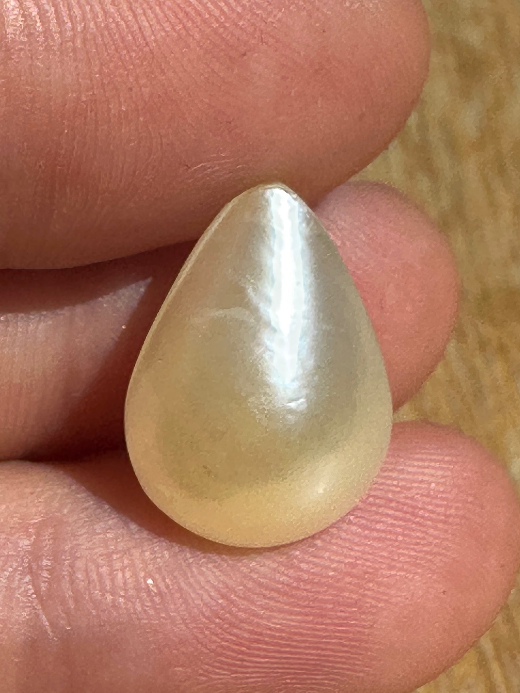 Australian white and cream Mabe Pearl unset pendant or ring or bracelet or earrings 4.495 cts
