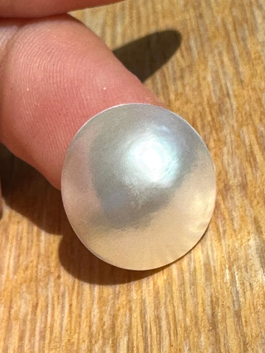 Australian white and cream Mabe Pearl unset pendant or ring or bracelet or earrings 9.17 cts