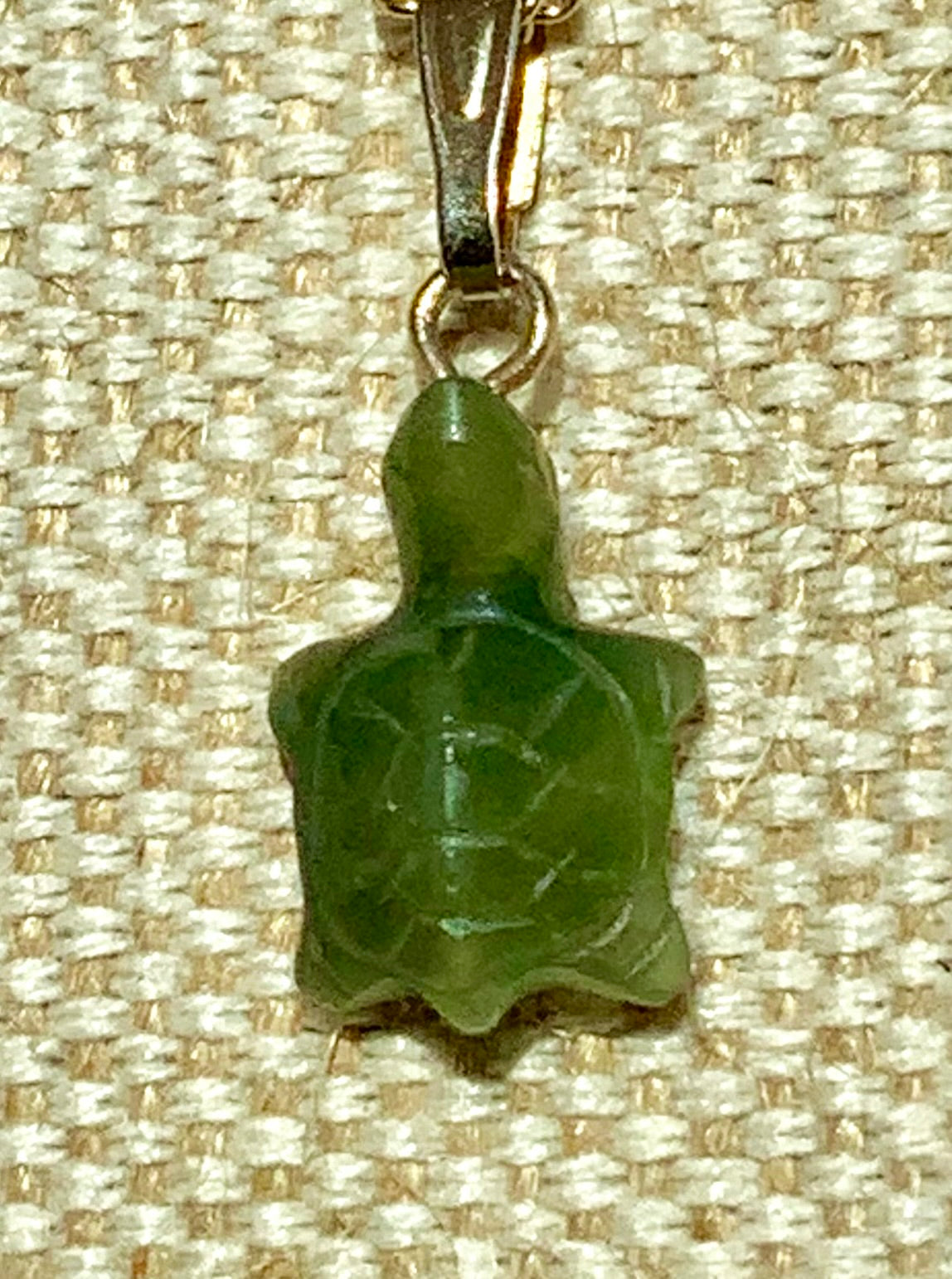 Green nephrite jade turtle
