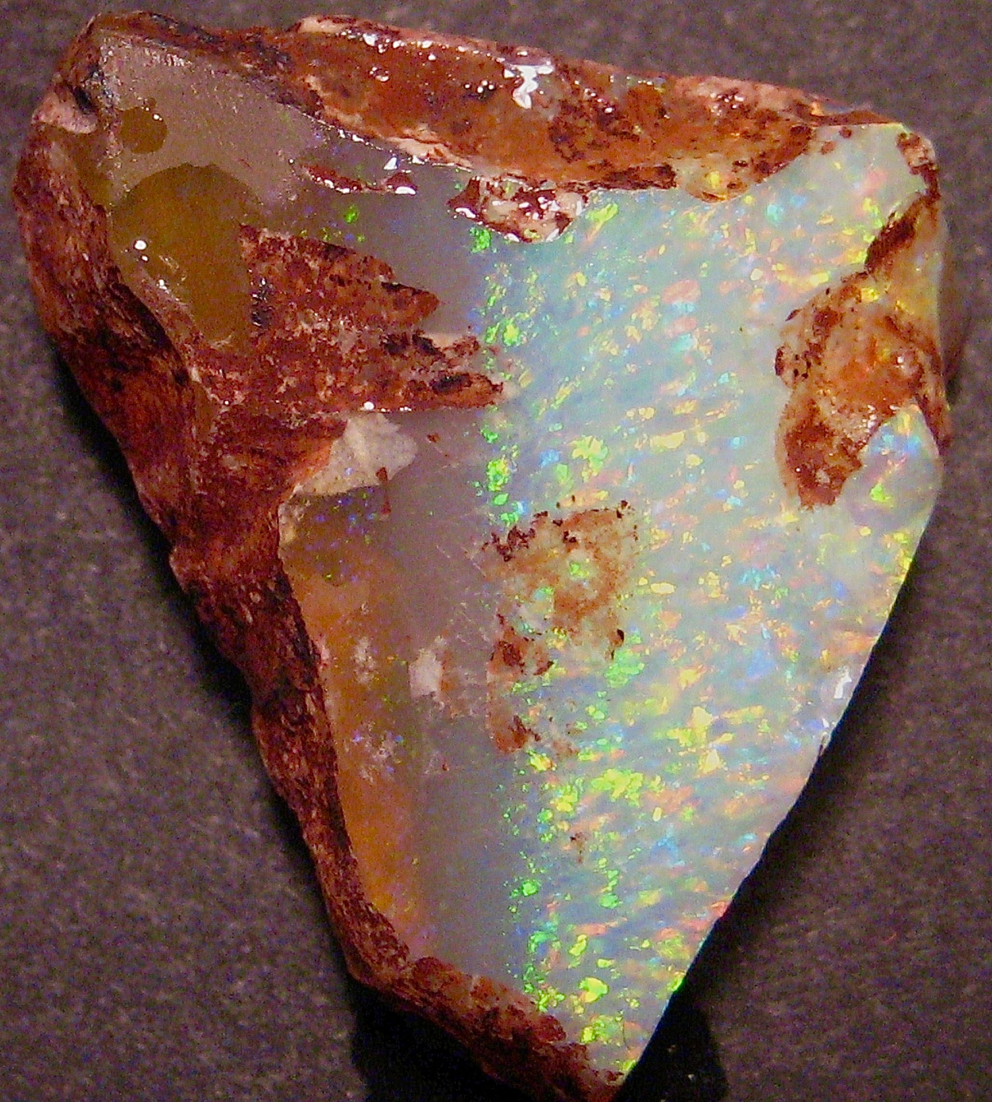 Gem Lambina crystal uncut rough opal
