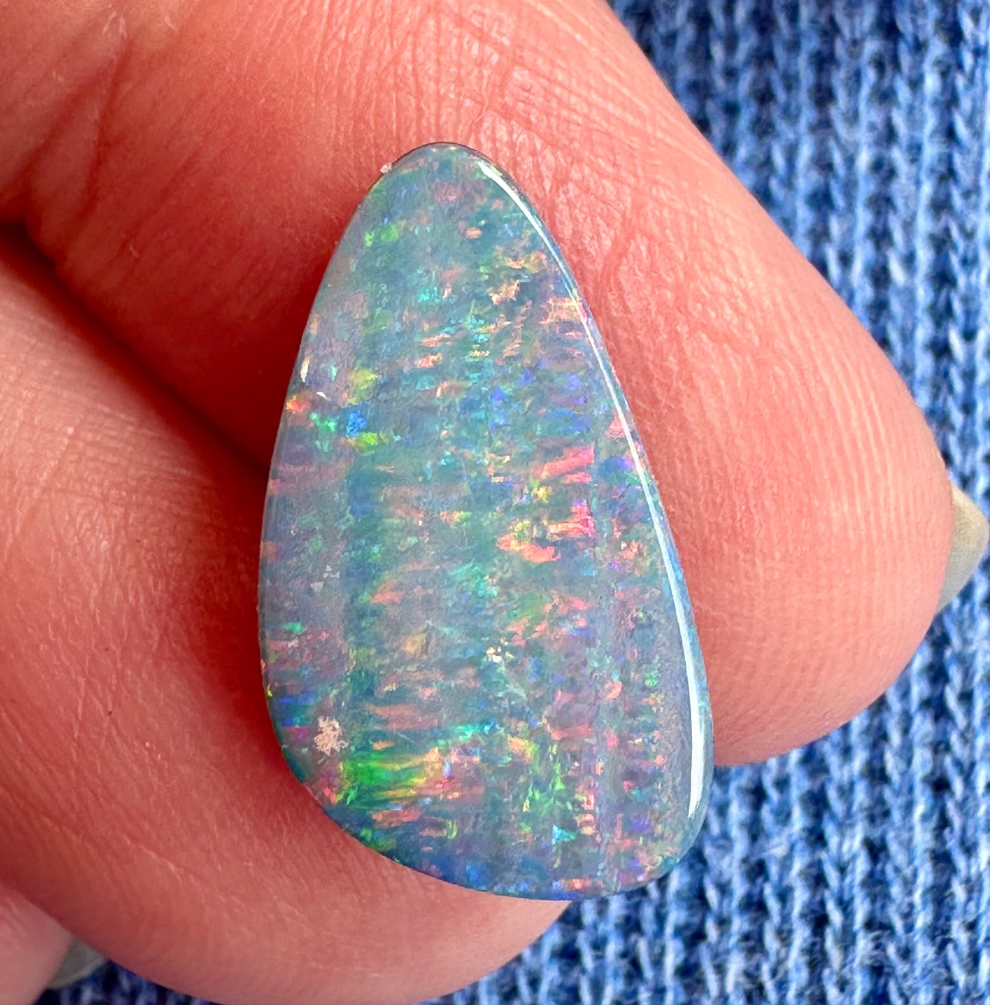 Brilliant Australian Opal doublet 4.05 cts