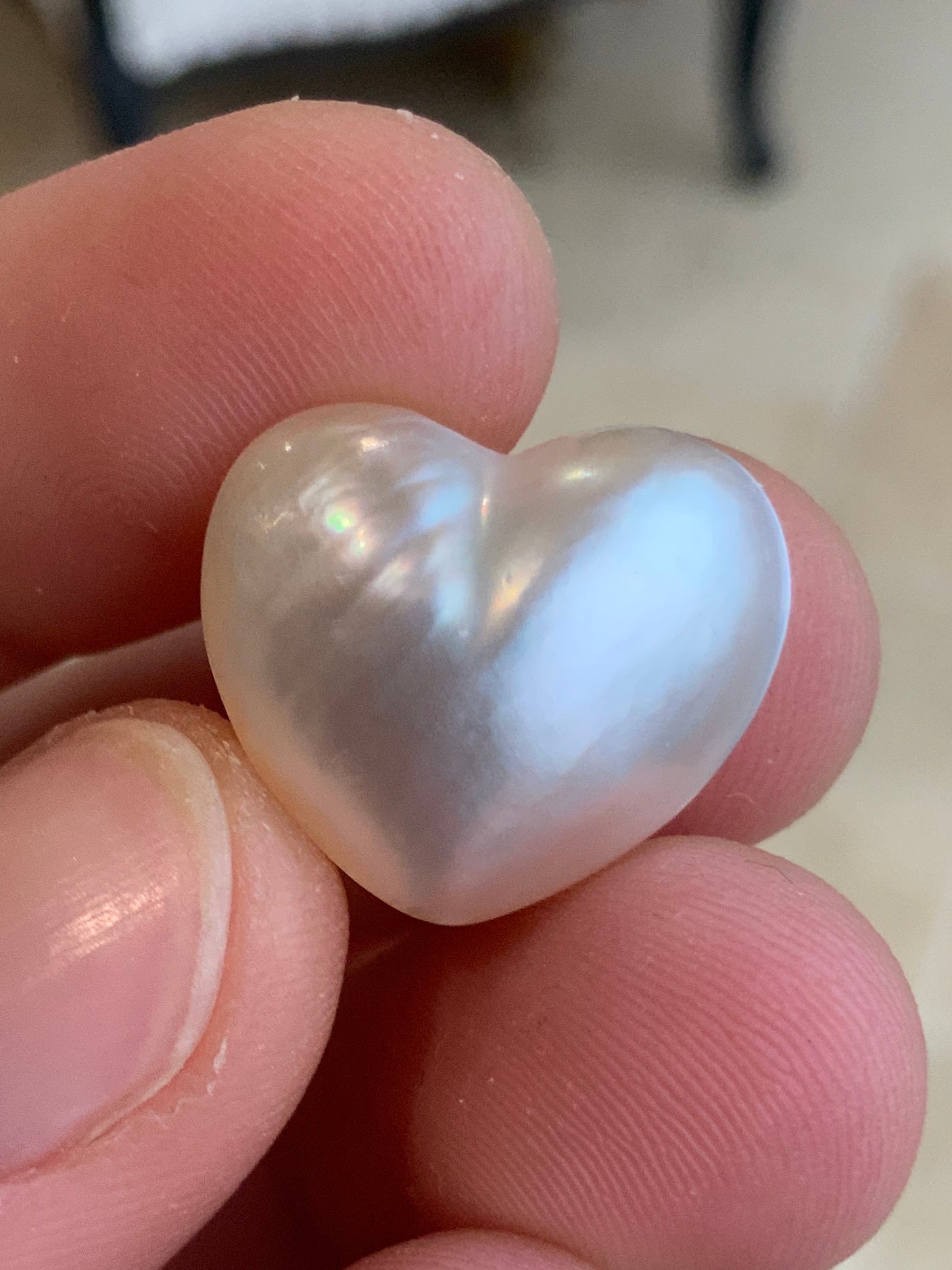 Opal Essence Mabe pearl white heart 