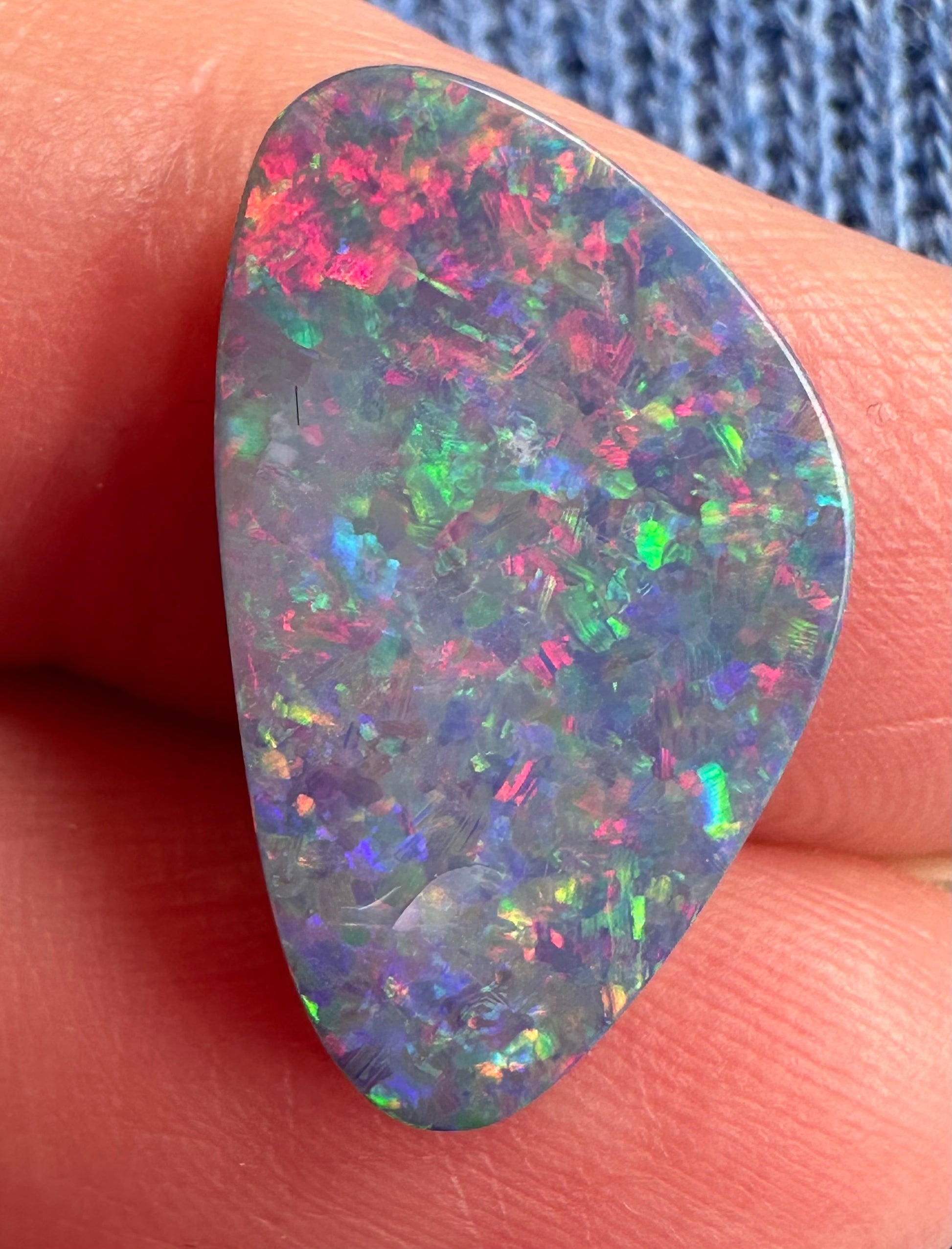 Australian opal doublet 4.9 cts